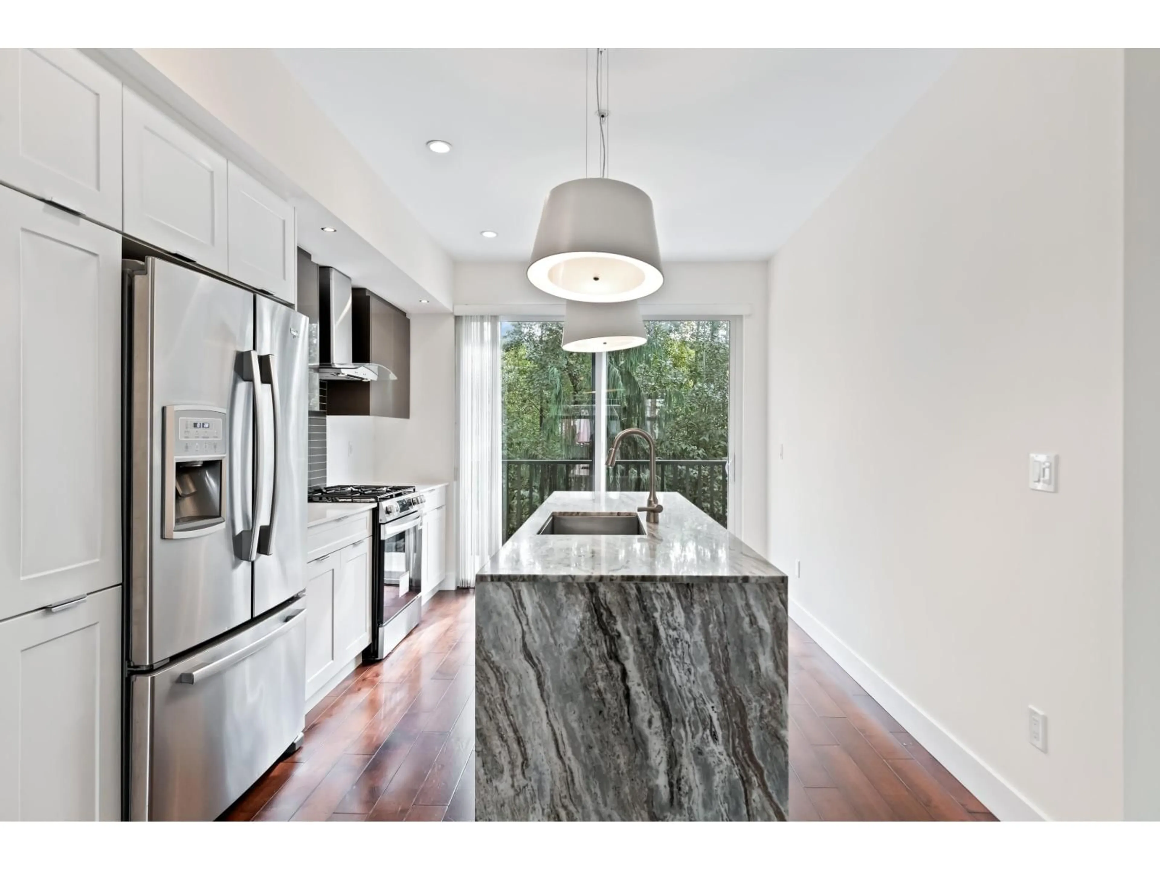 Contemporary kitchen, ceramic/tile floor for 35 - 20852 77A, Langley British Columbia V2Y2E6