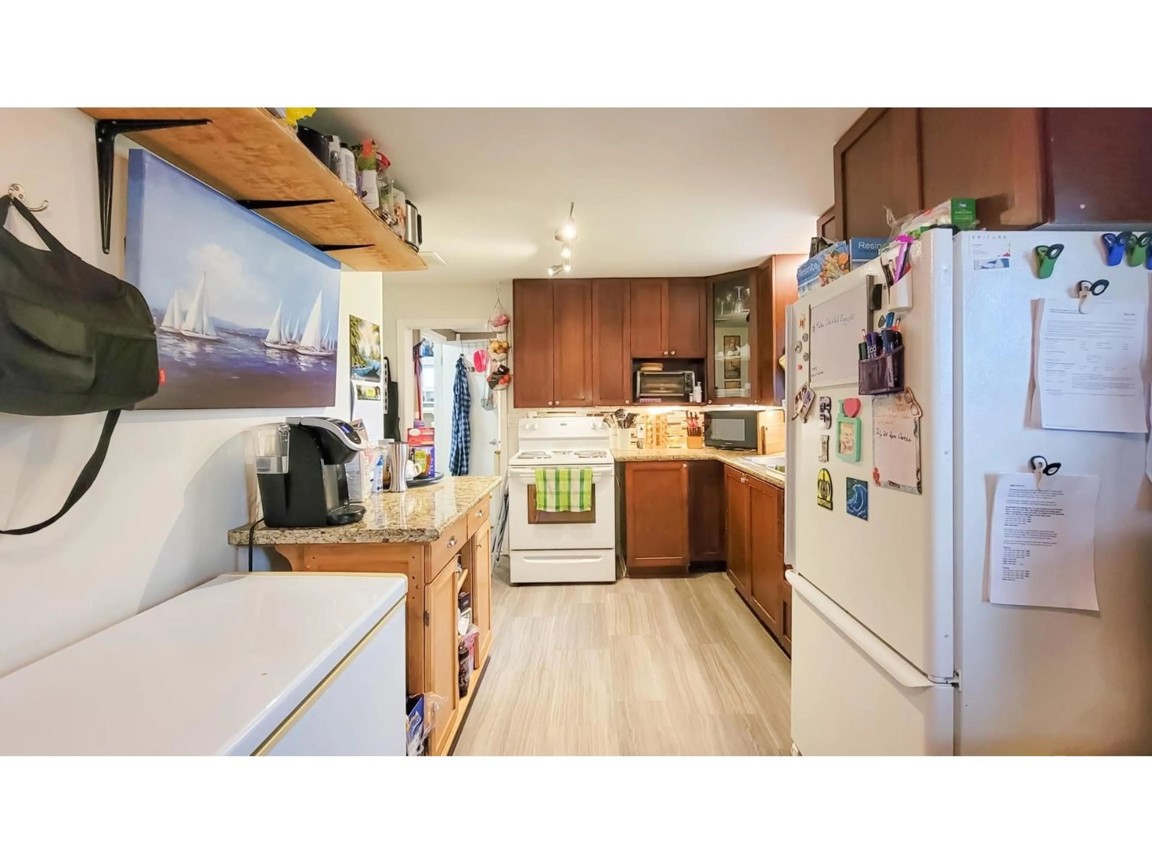 Standard kitchen, unknown for 32731 ADAMS, Mission British Columbia V2V2S2