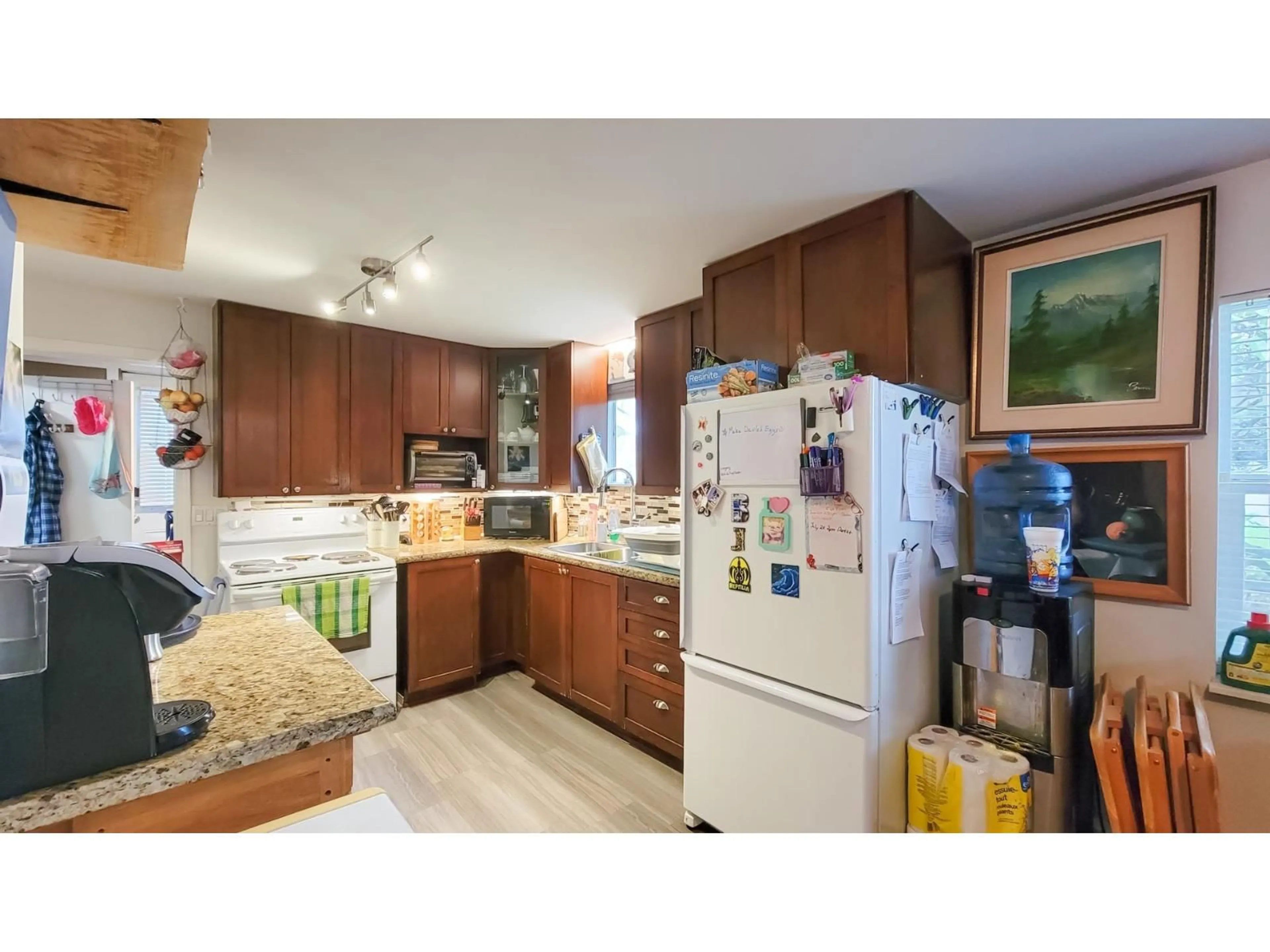 Standard kitchen, unknown for 32731 ADAMS, Mission British Columbia V2V2S2
