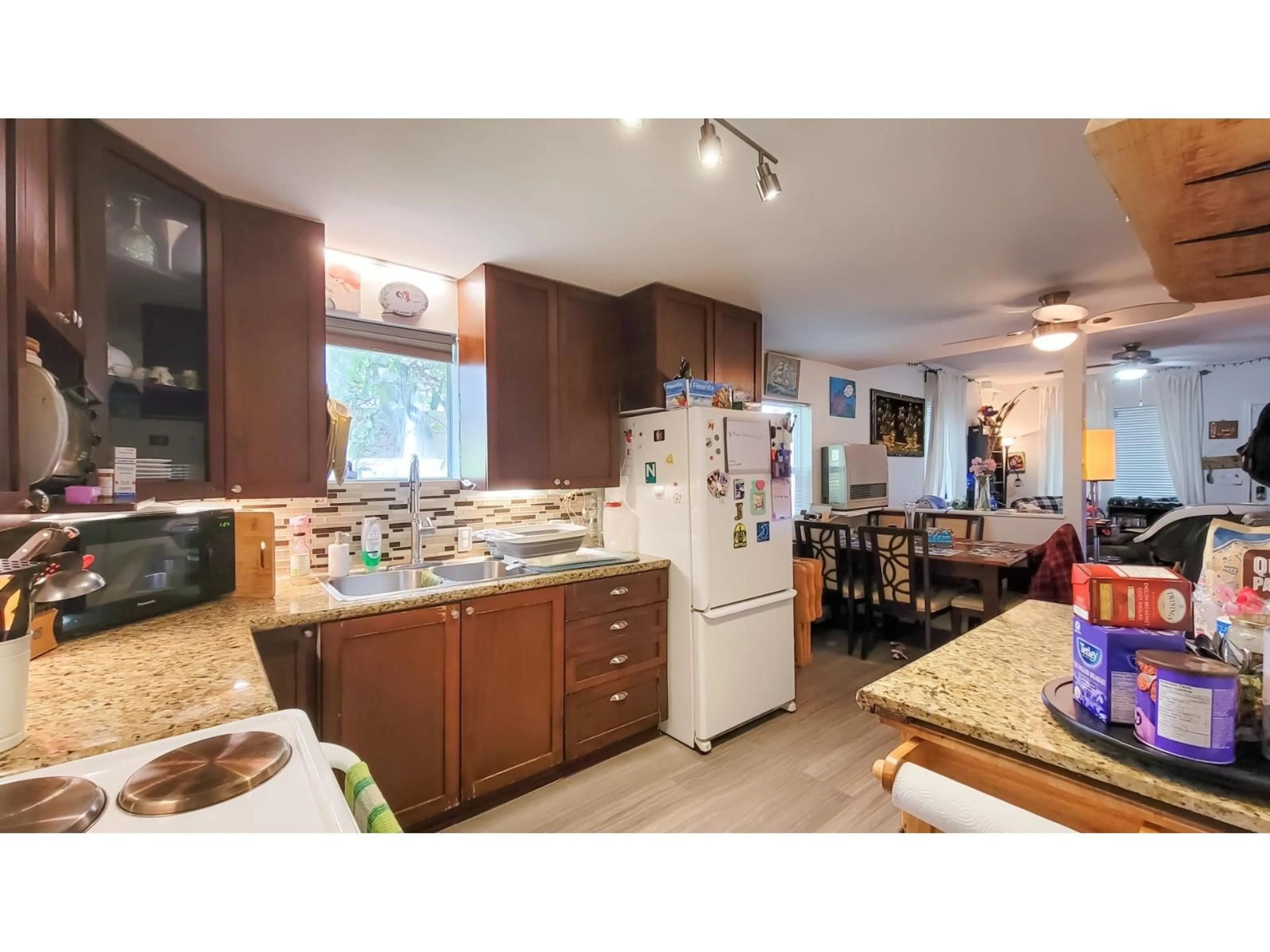 Open concept kitchen, unknown for 32731 ADAMS, Mission British Columbia V2V2S2