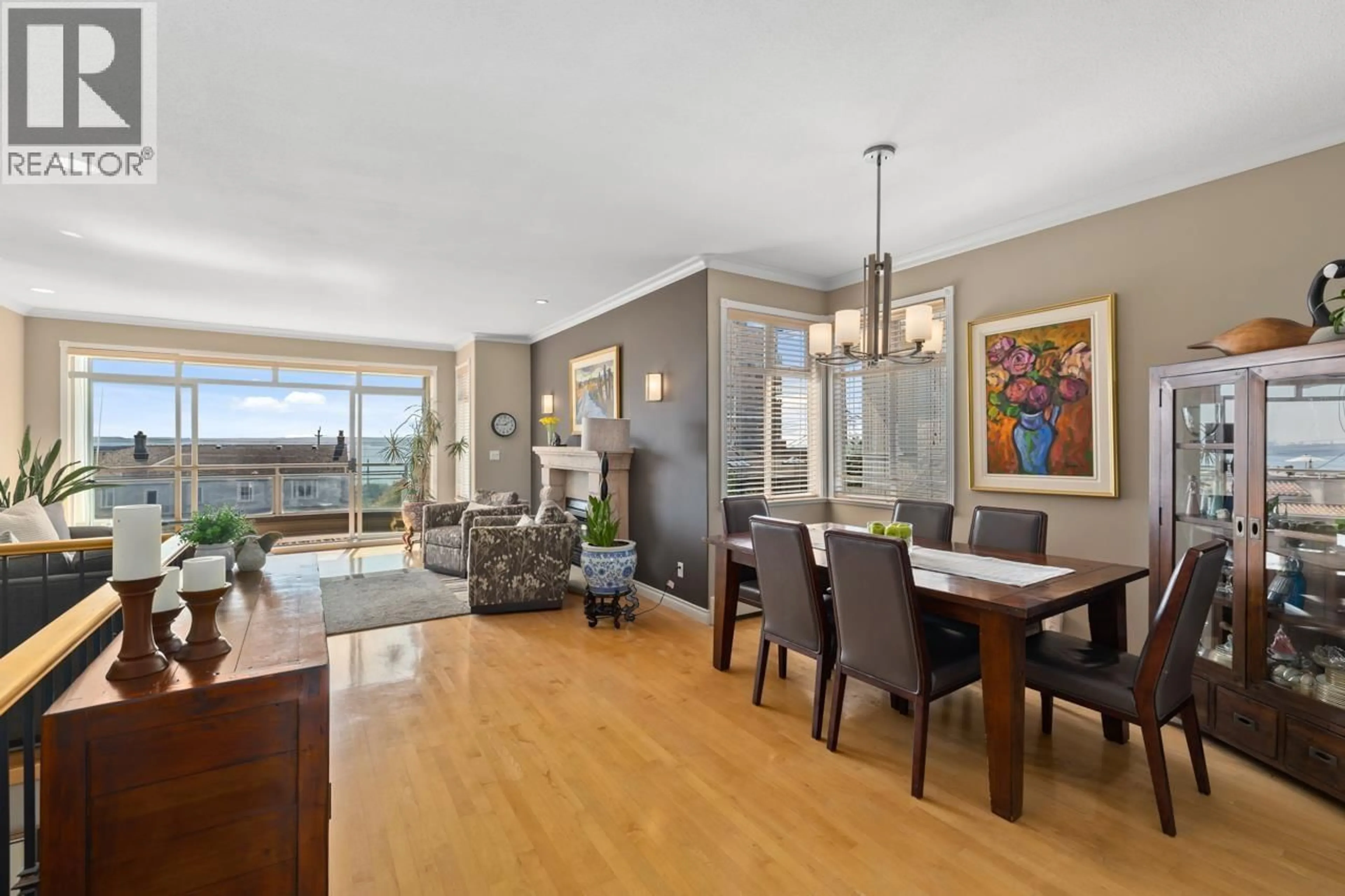 Dining room, wood/laminate floor for 2362 MARINE DRIVE, West Vancouver British Columbia V7V1K8