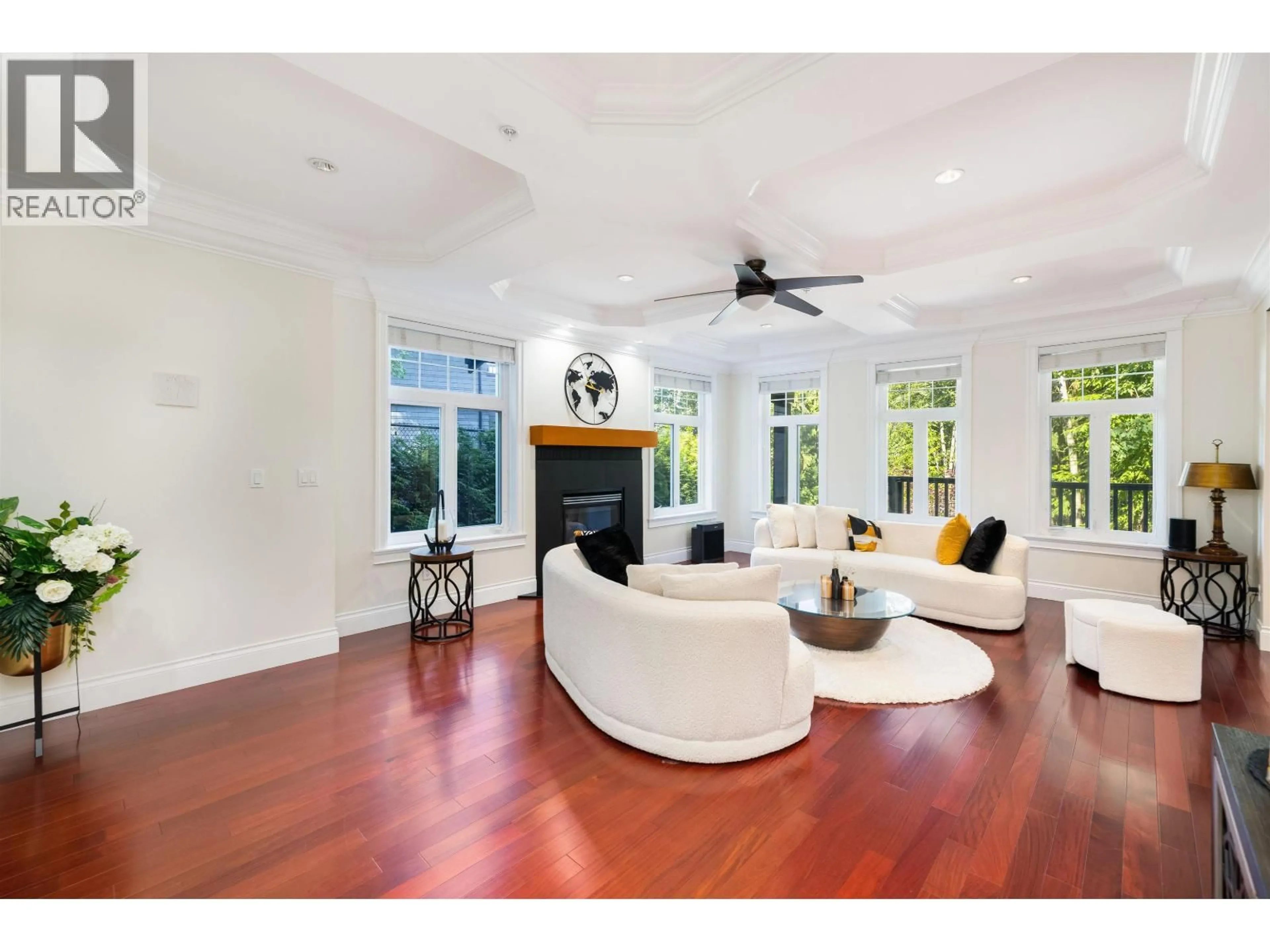 Living room with furniture, unknown for 5671 WESTPORT ROAD, West Vancouver British Columbia V7W1V3