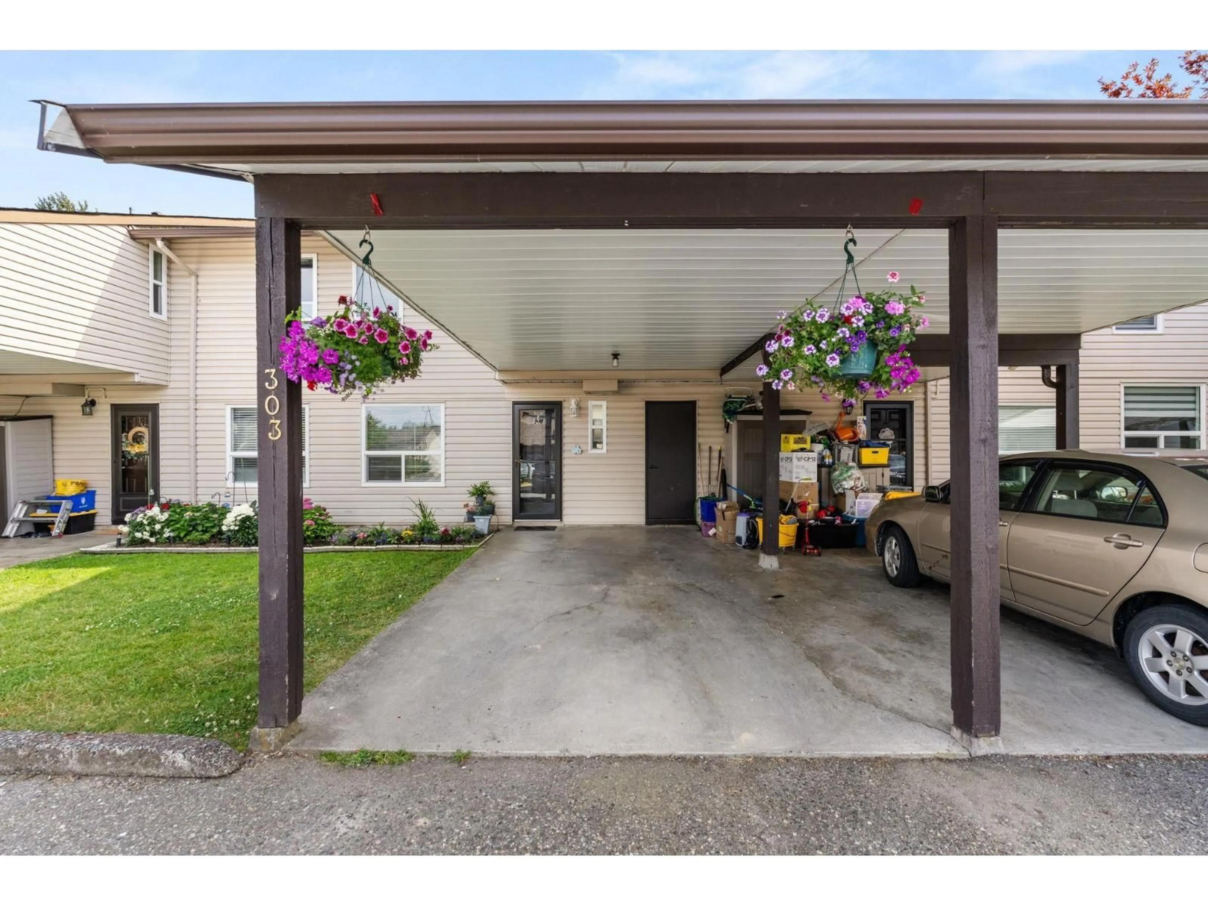 Indoor garage for 303 - 27411 28, Langley British Columbia V4W3V2