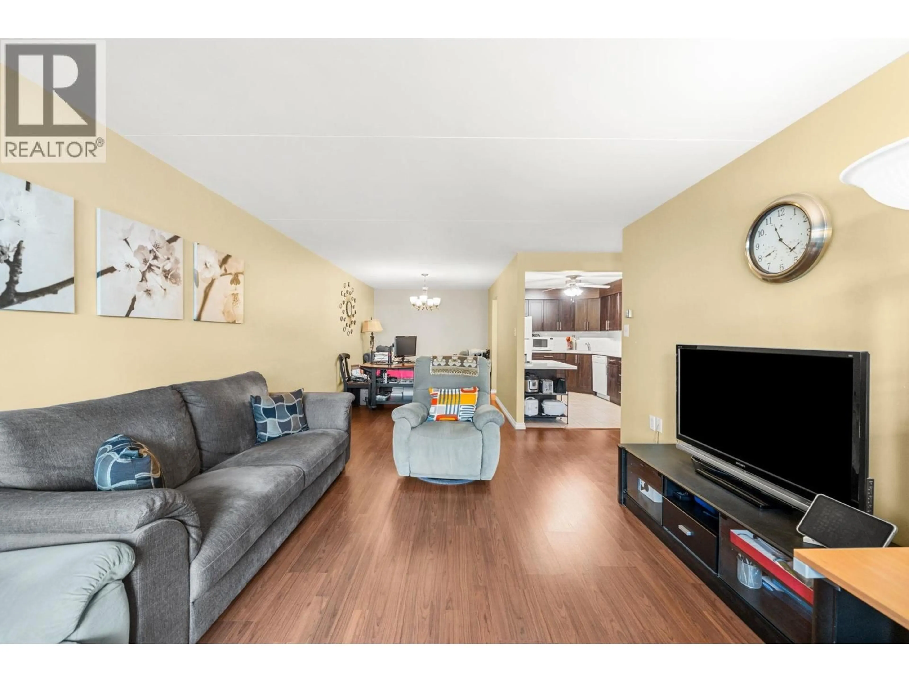 Living room with furniture, wood/laminate floor for 802 - 6651 MINORU BOULEVARD, Richmond British Columbia V6Y1Z2