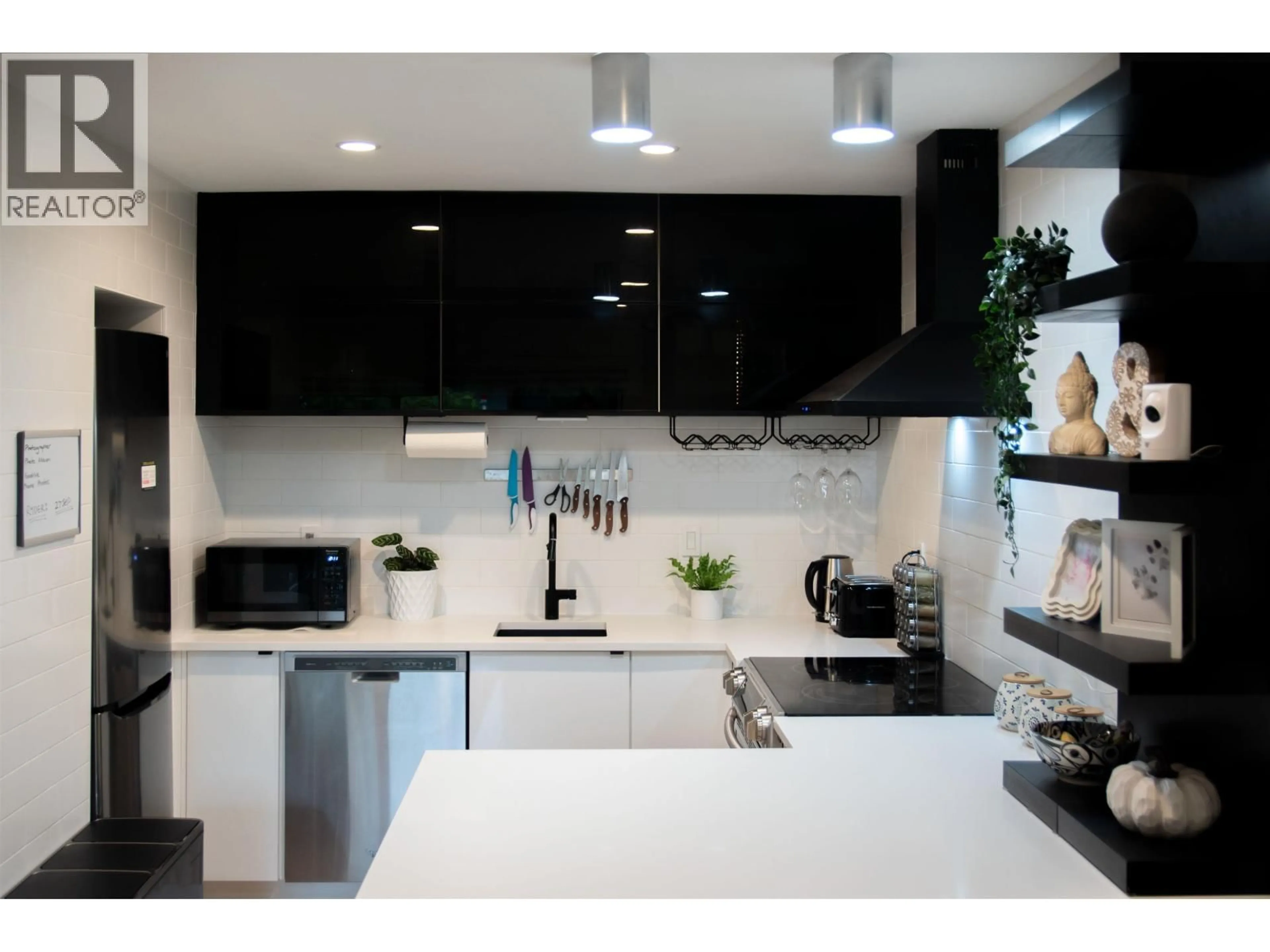 Contemporary kitchen, unknown for 402 - 1718 NELSON STREET, Vancouver British Columbia V6G1M8