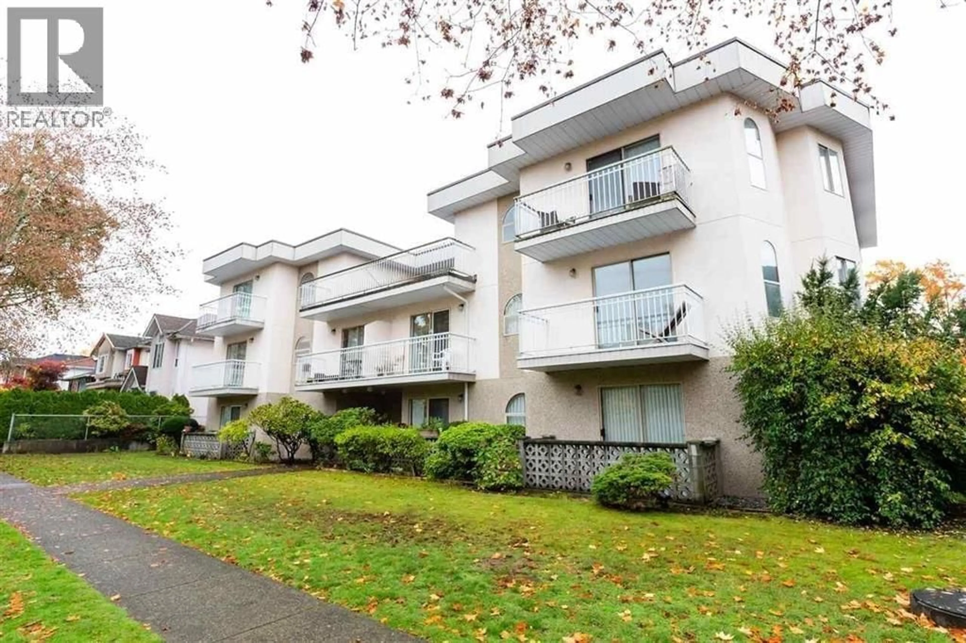 Patio, unknown for 303 - 458 44TH AVENUE, Vancouver British Columbia V5W1W3