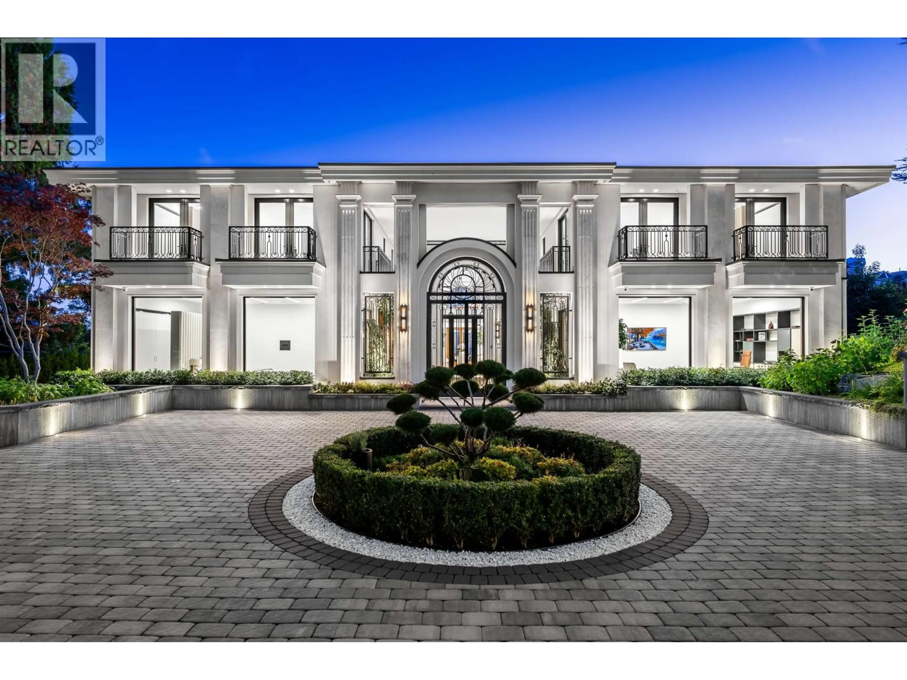 Indoor foyer for 961 KING GEORGES WAY, West Vancouver British Columbia V7S1S6