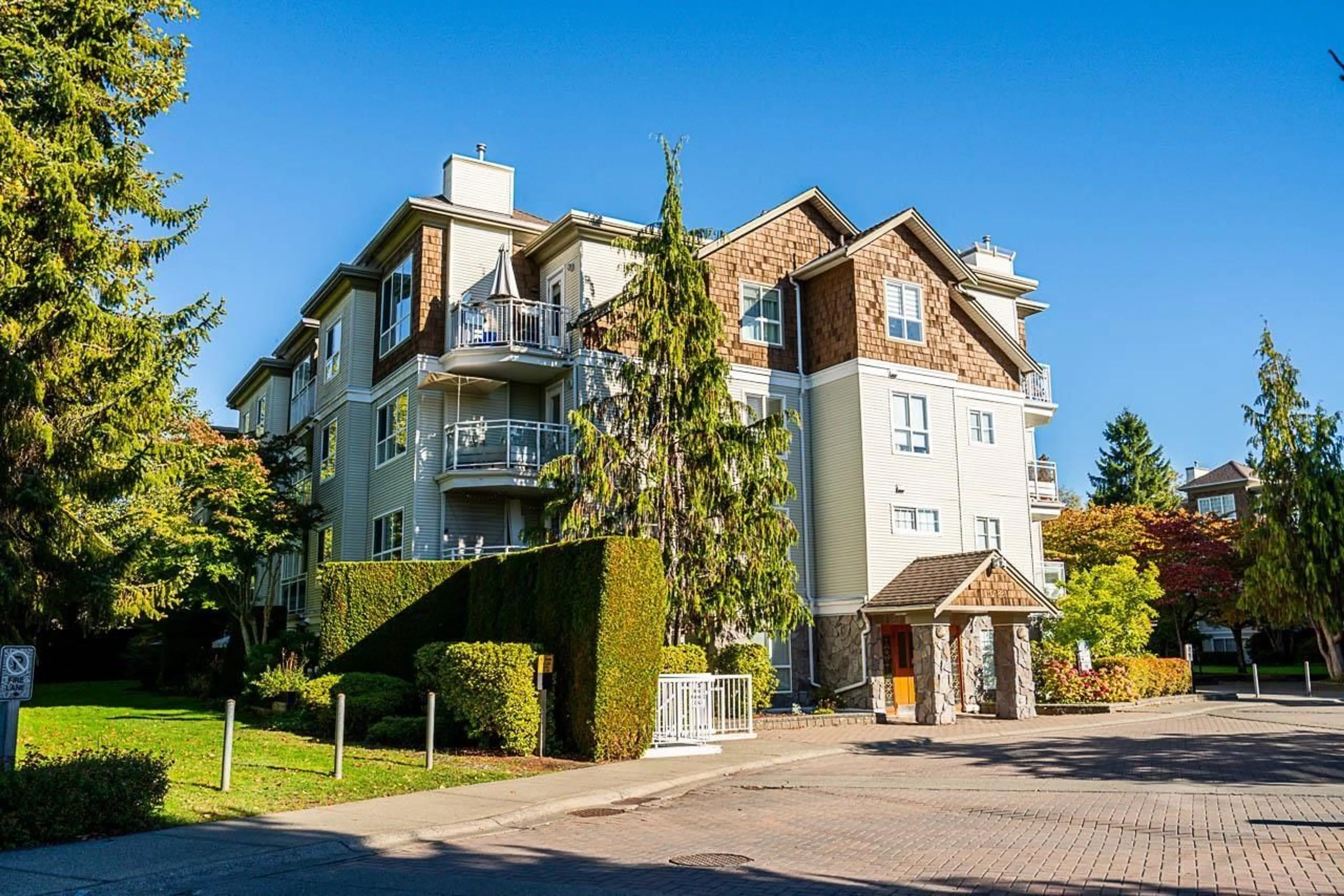 Unknown for 411 - 10188 155, Surrey British Columbia V3R0R6