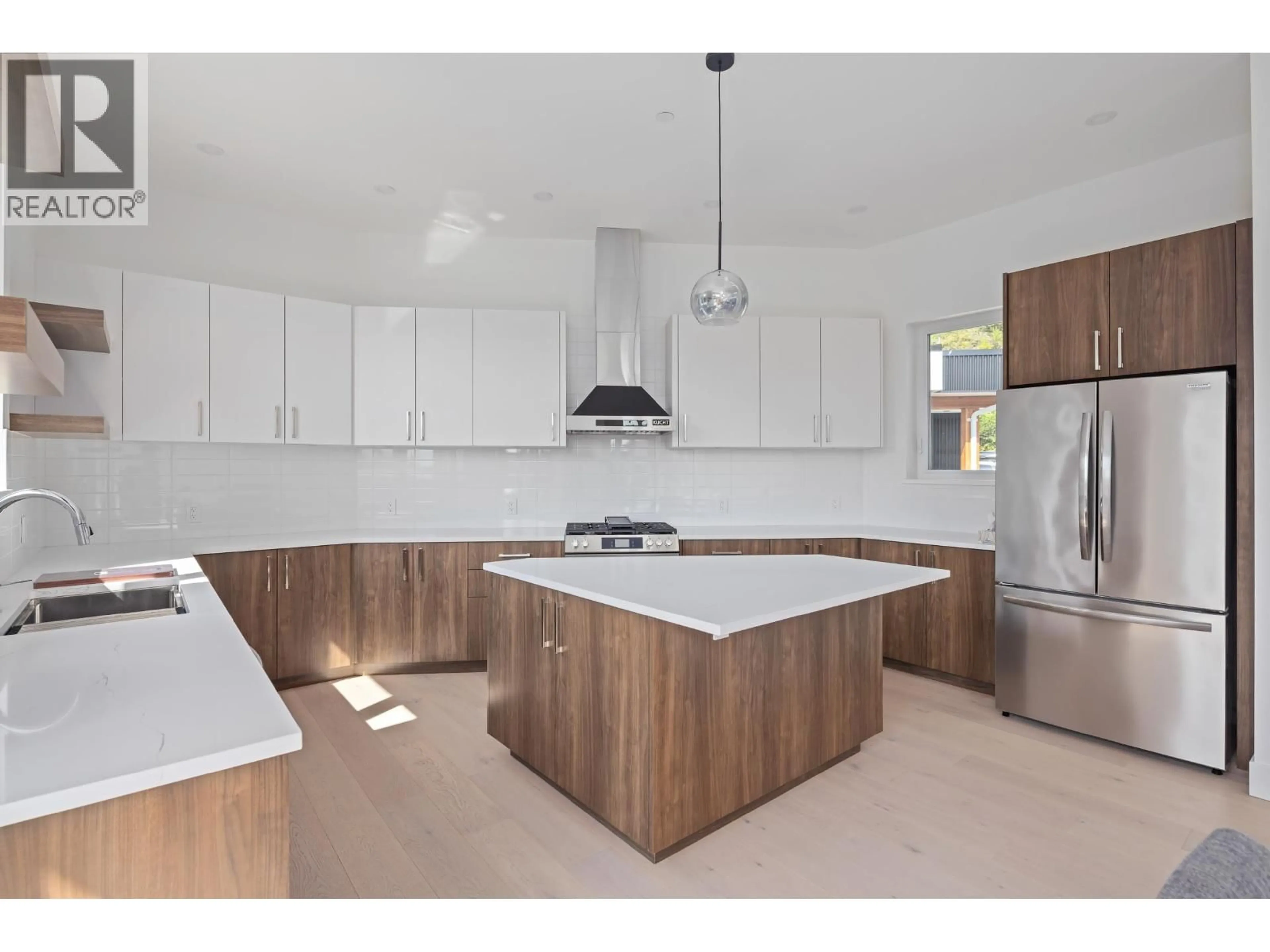 Open concept kitchen, unknown for 37 - 3385 MAMQUAM ROAD, Squamish British Columbia V8B0E3