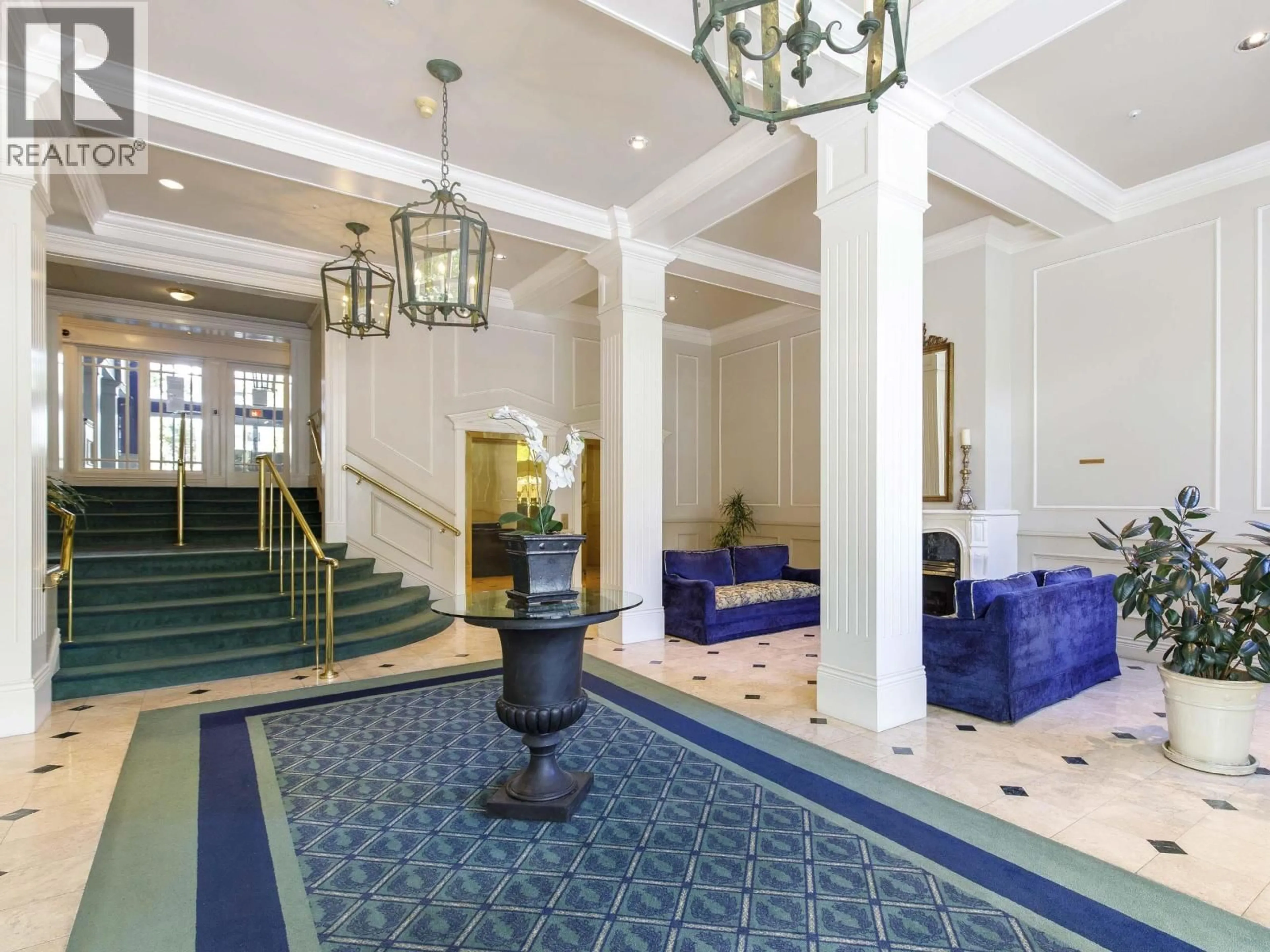 Lobby for 109 - 5735 HAMPTON PLACE, Vancouver British Columbia V6T2G8