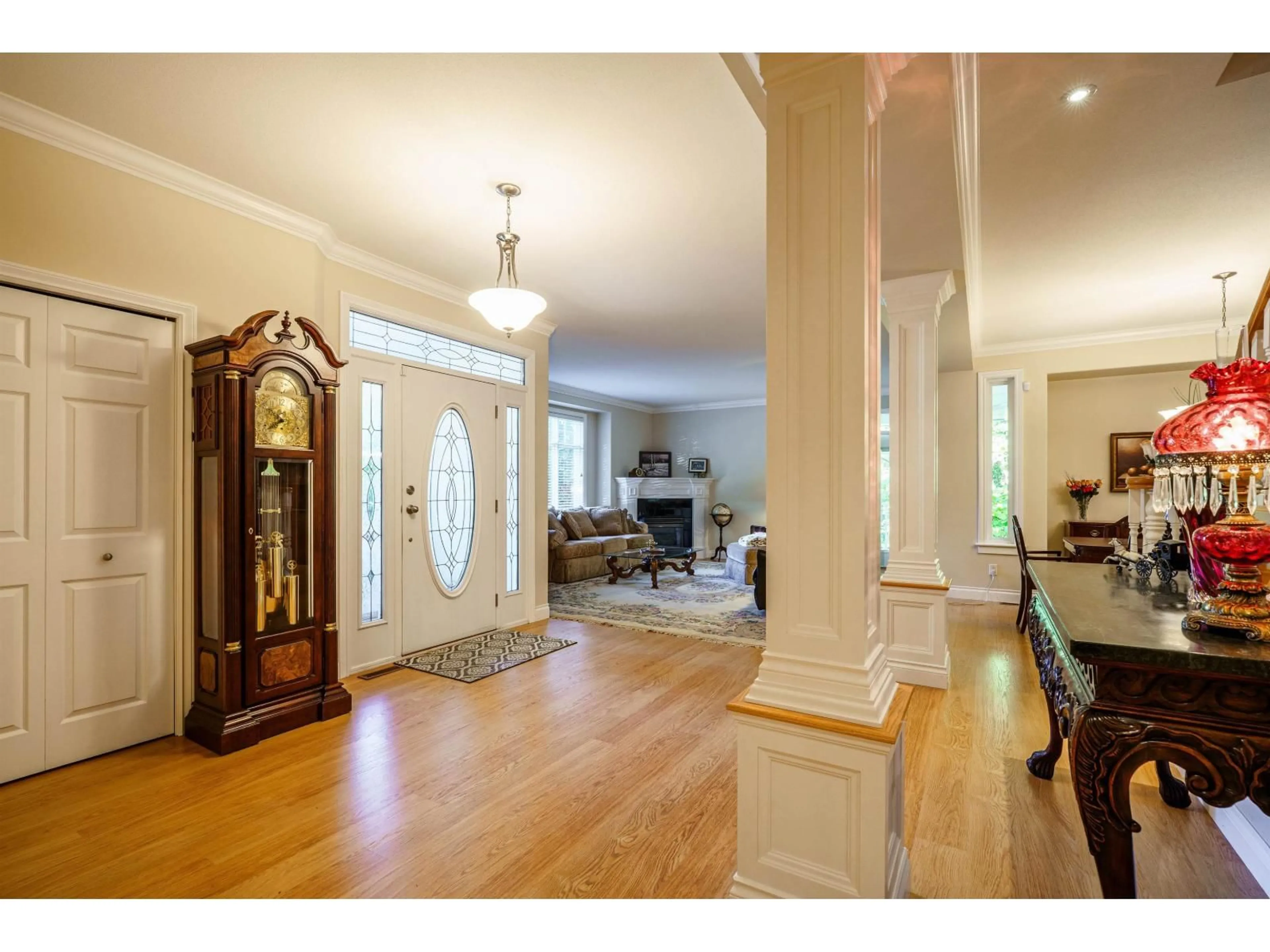 Indoor foyer for 9346 216, Langley British Columbia V1M4E1
