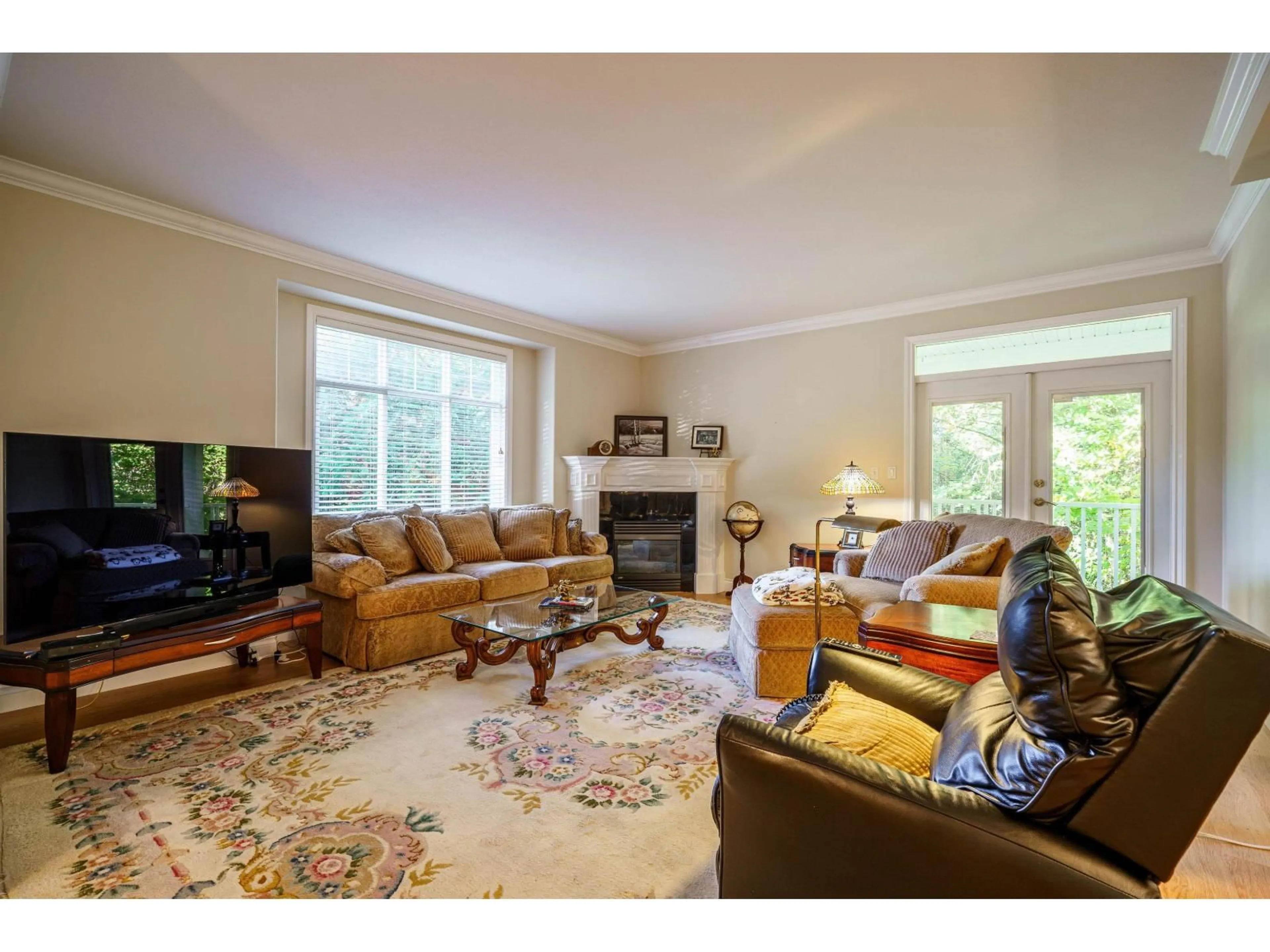 Living room with furniture, unknown for 9346 216, Langley British Columbia V1M4E1