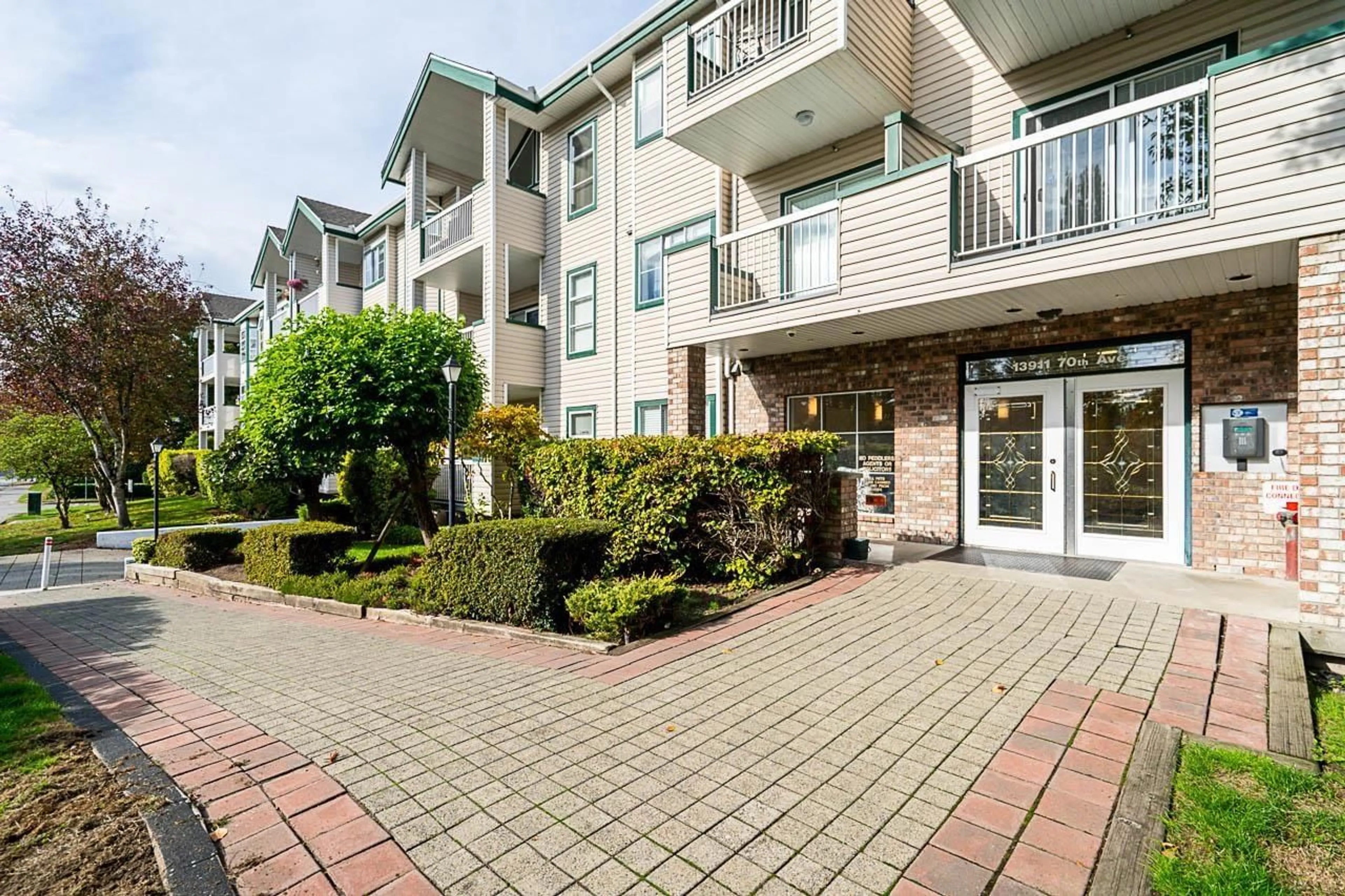 Patio, street for 316 - 13911 70, Surrey British Columbia V3W6B4