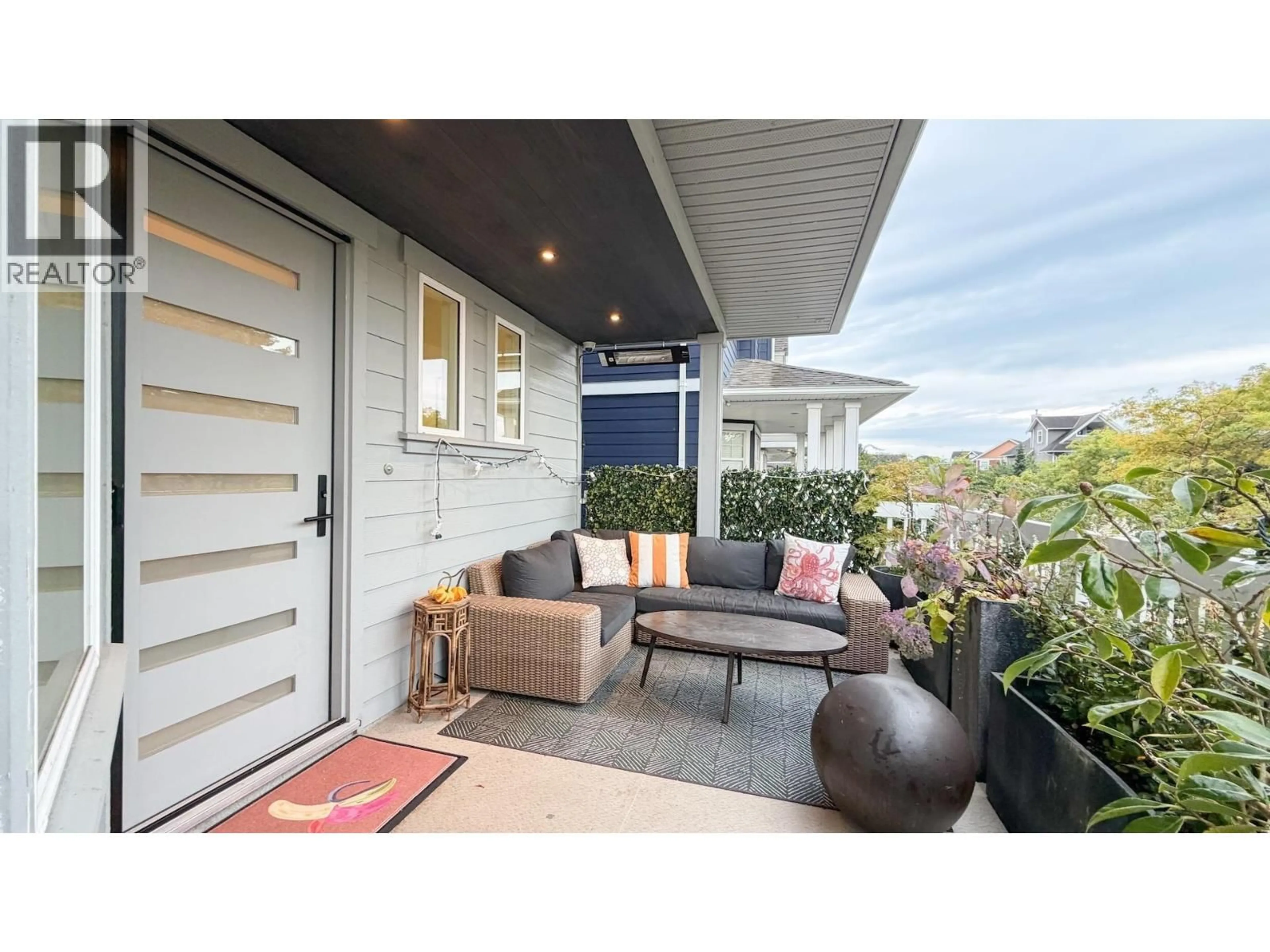 Patio, street for 6371 LONDON ROAD, Richmond British Columbia V7E6V5