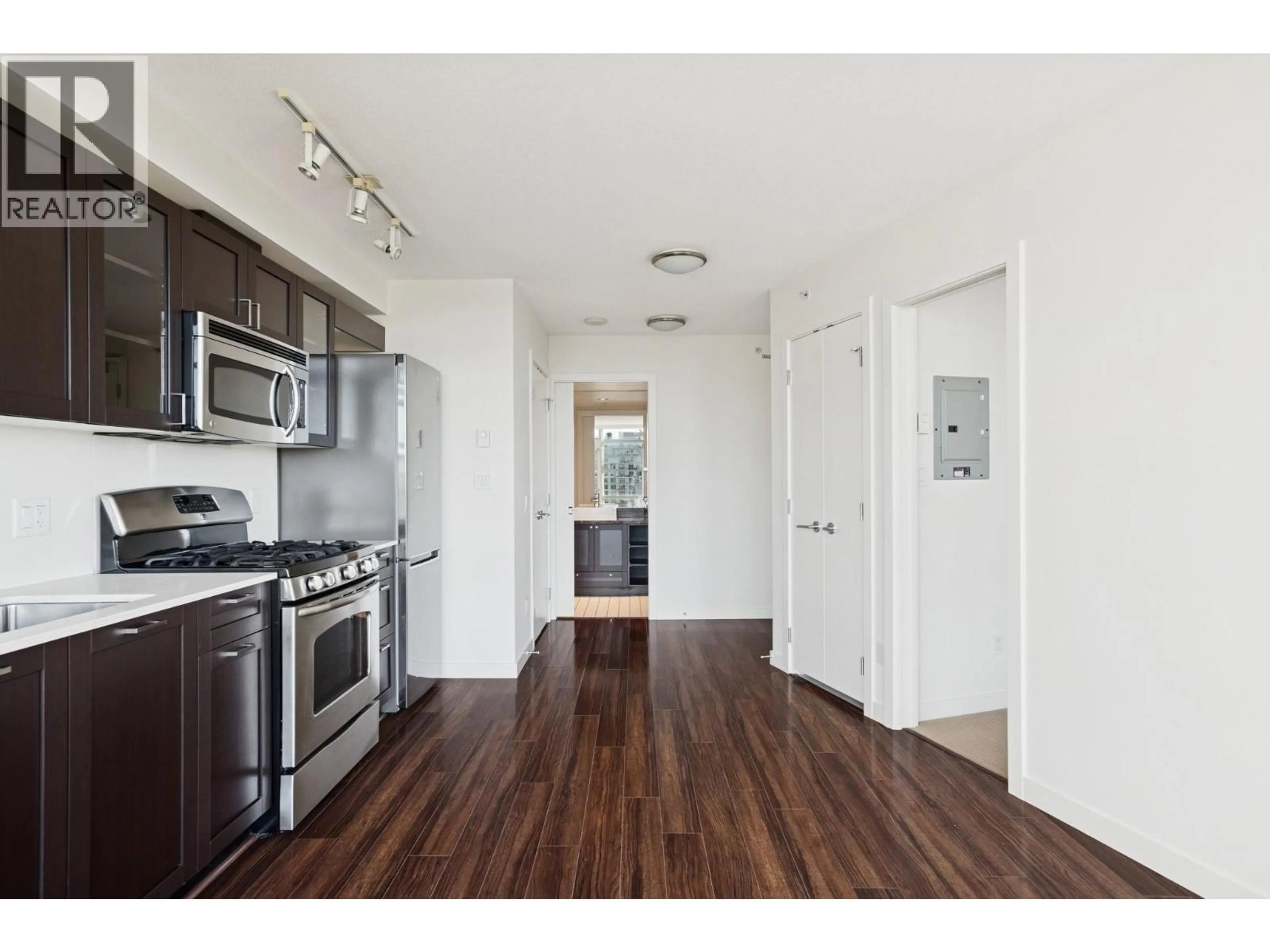 Standard kitchen, wood/laminate floor for 1010 - 4815 ELDORADO MEWS, Vancouver British Columbia V5R0B2