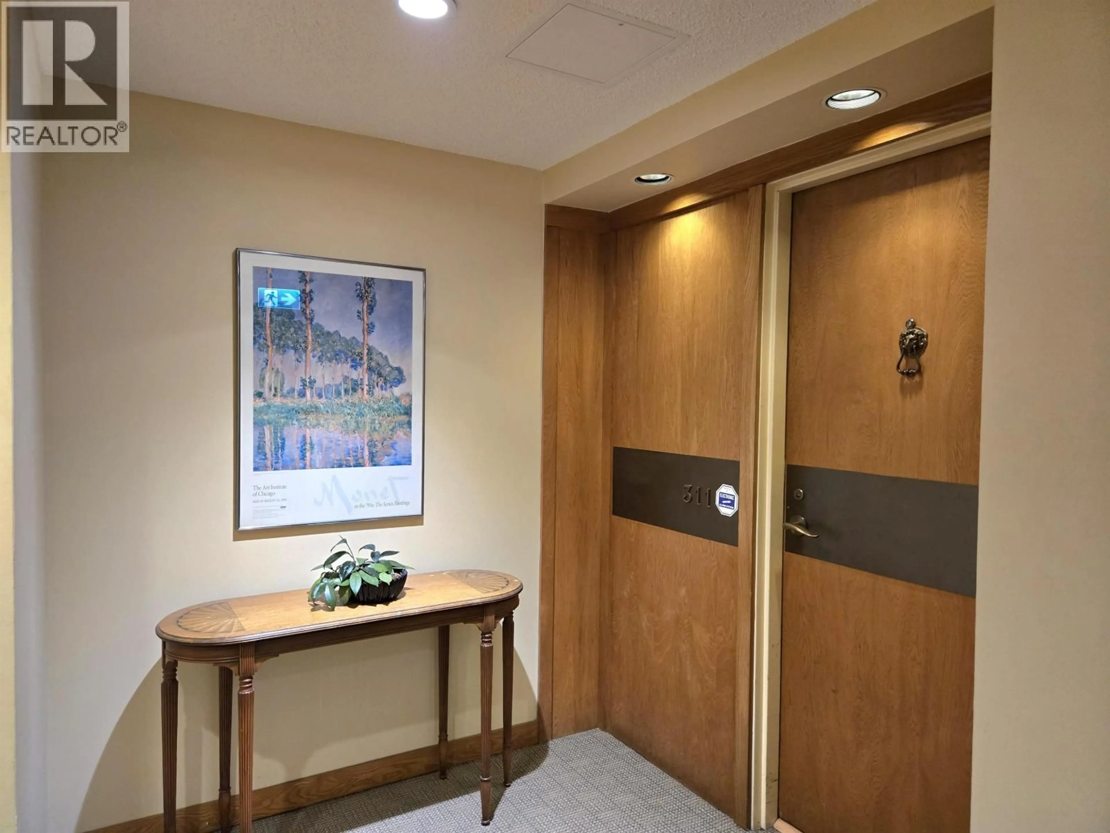 Indoor foyer for 311 - 3905 SPRINGTREE DRIVE, Vancouver British Columbia V6L3E2