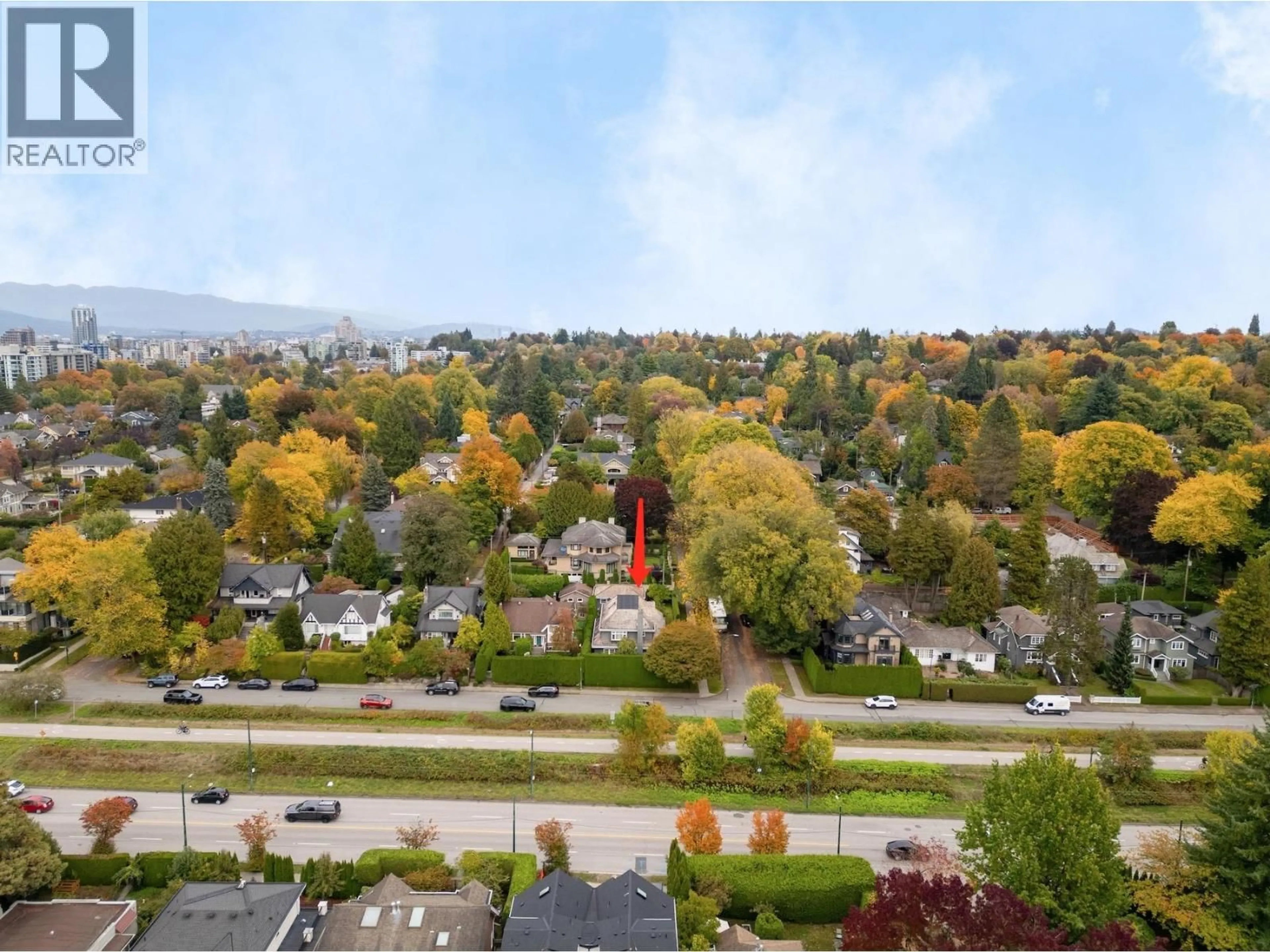 A pic from outside/outdoor area/front of a property/back of a property/a pic from drone, mountain view for 2087 18TH AVENUE, Vancouver British Columbia V6J2N7
