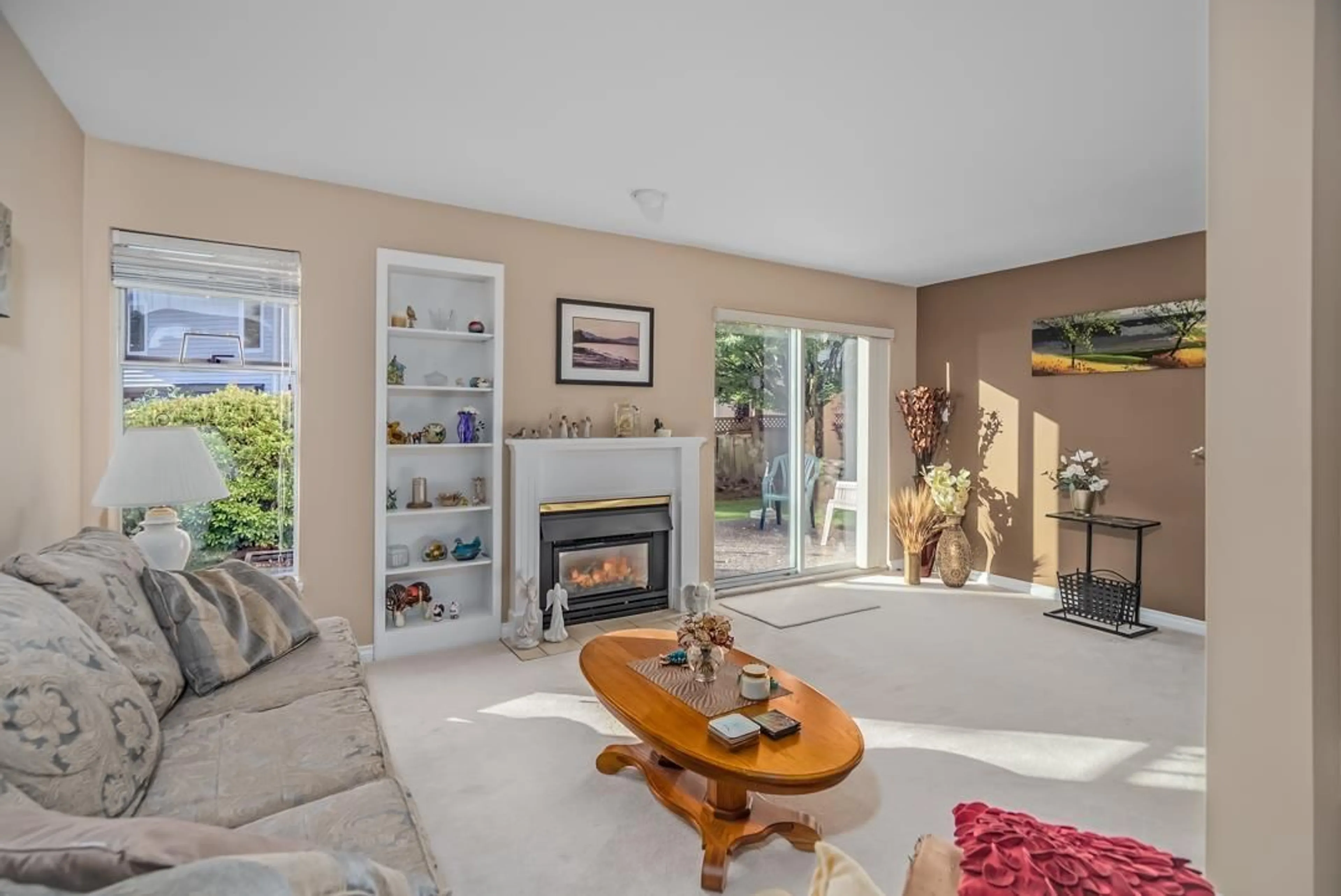 Living room with furniture, unknown for 101 - 6841 138, Surrey British Columbia V3W0A7