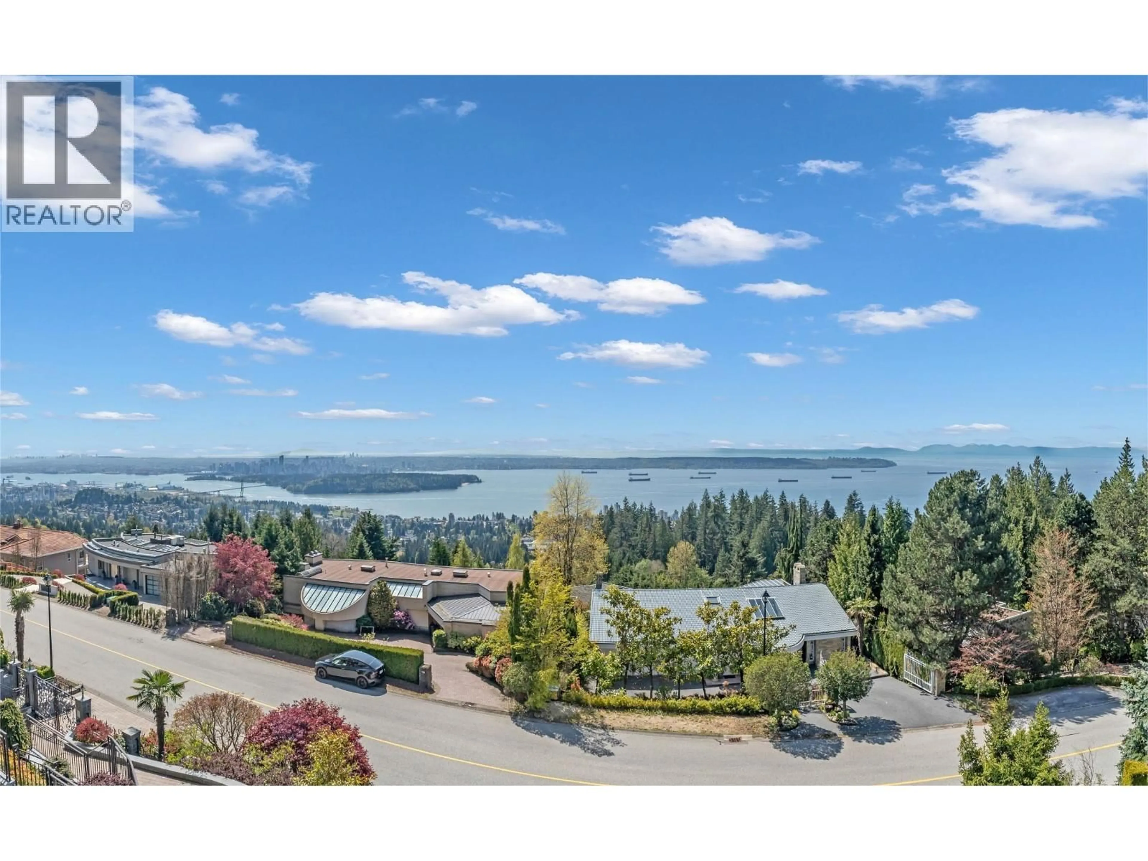 A pic from outside/outdoor area/front of a property/back of a property/a pic from drone, water/lake/river/ocean view for 1439 CHIPPENDALE ROAD, West Vancouver British Columbia V7S2N7