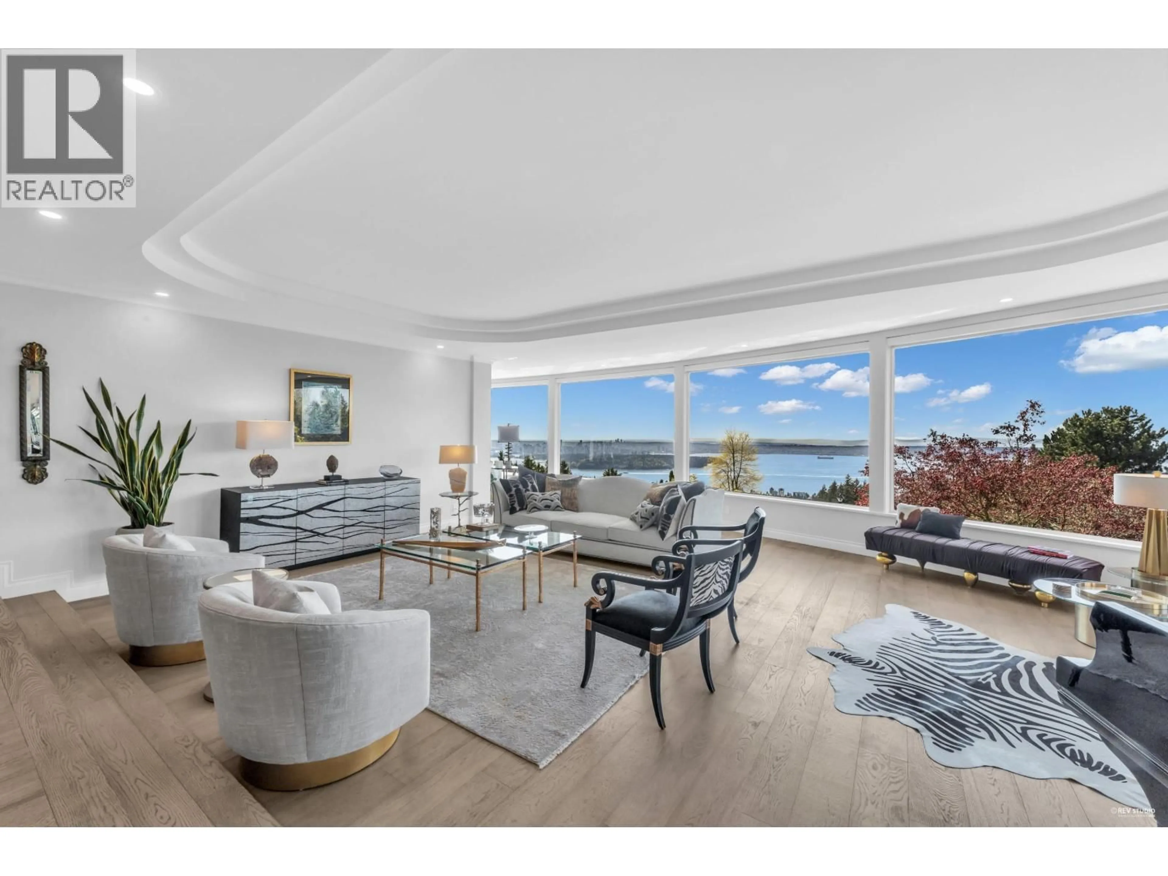 Living room with furniture, unknown for 1439 CHIPPENDALE ROAD, West Vancouver British Columbia V7S2N7