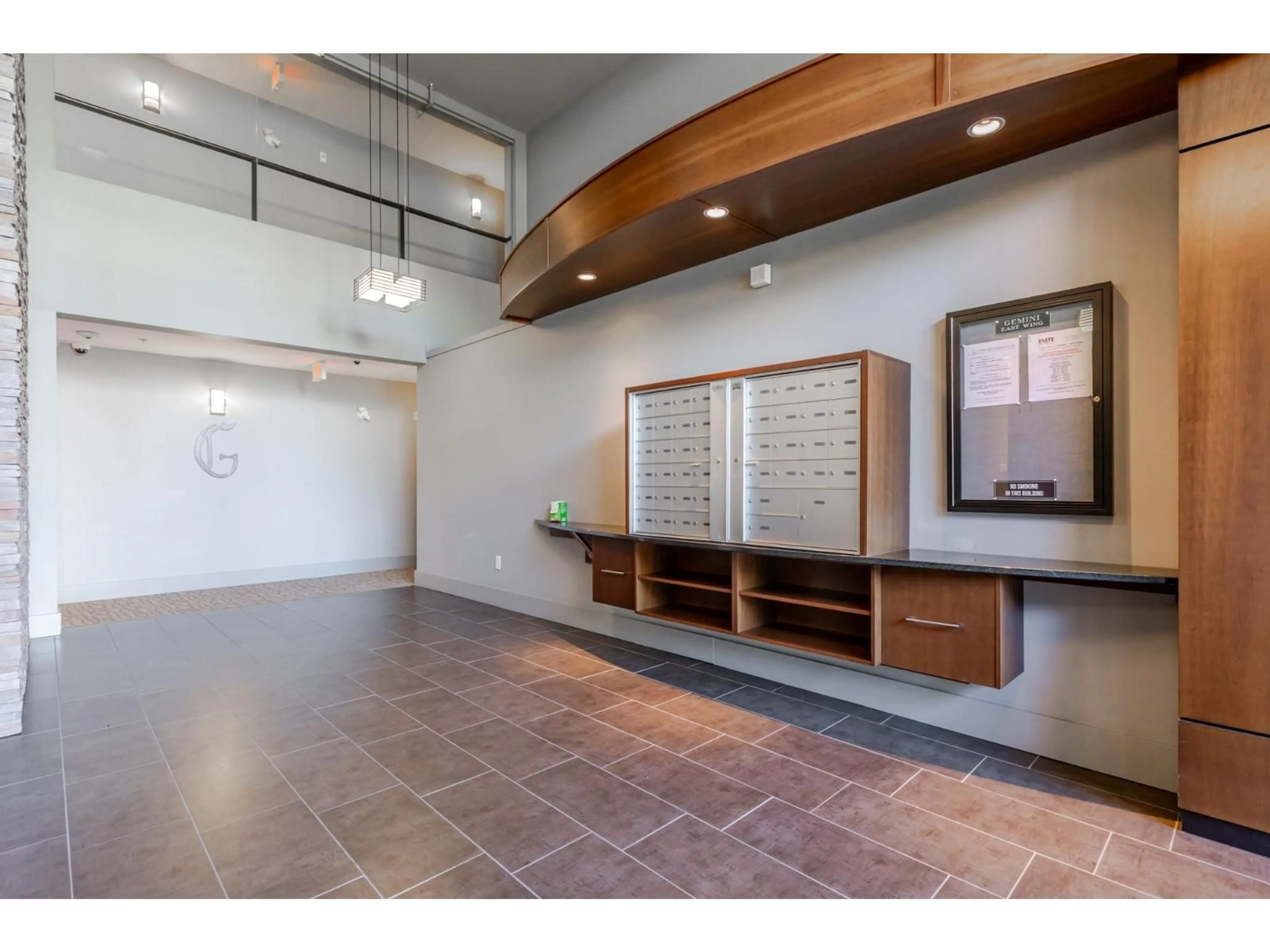 Indoor foyer for 105 - 15336 17A, Surrey British Columbia V4A1V3