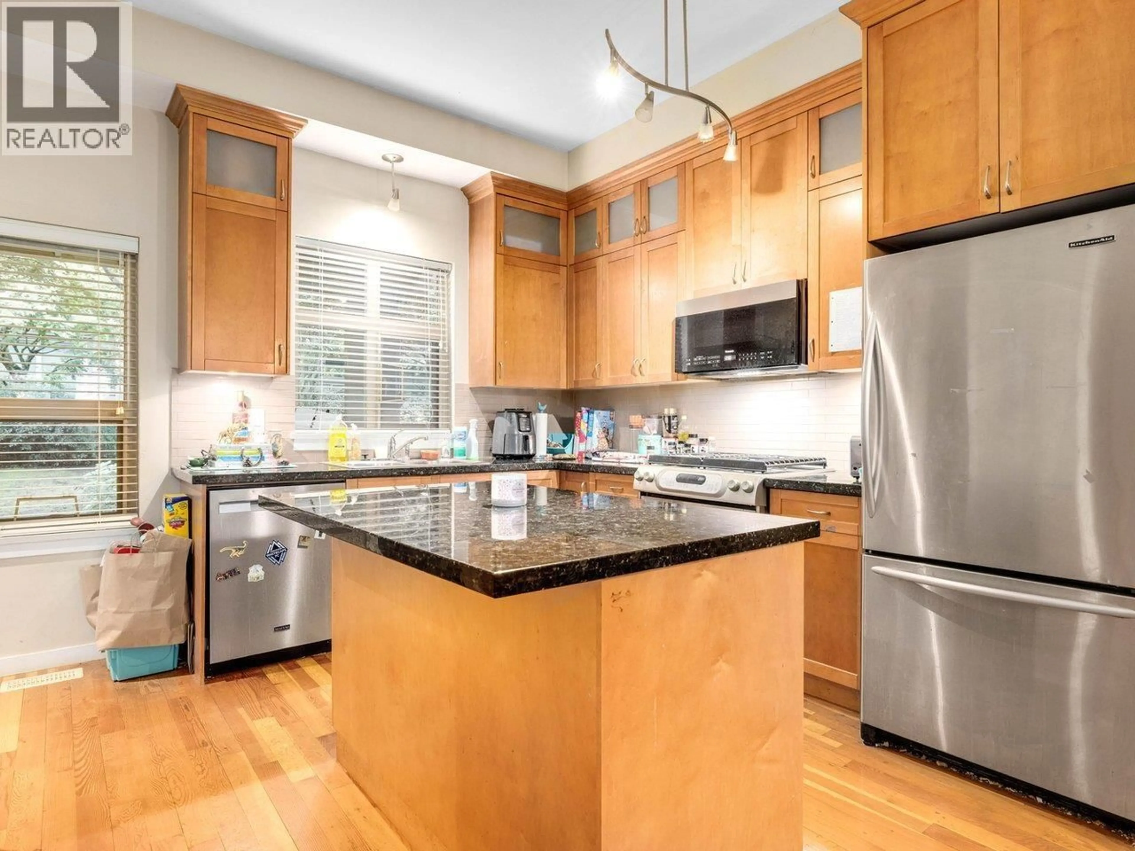 Open concept kitchen, unknown for 121 - 250 SALTER STREET, New Westminster British Columbia V3M0B7