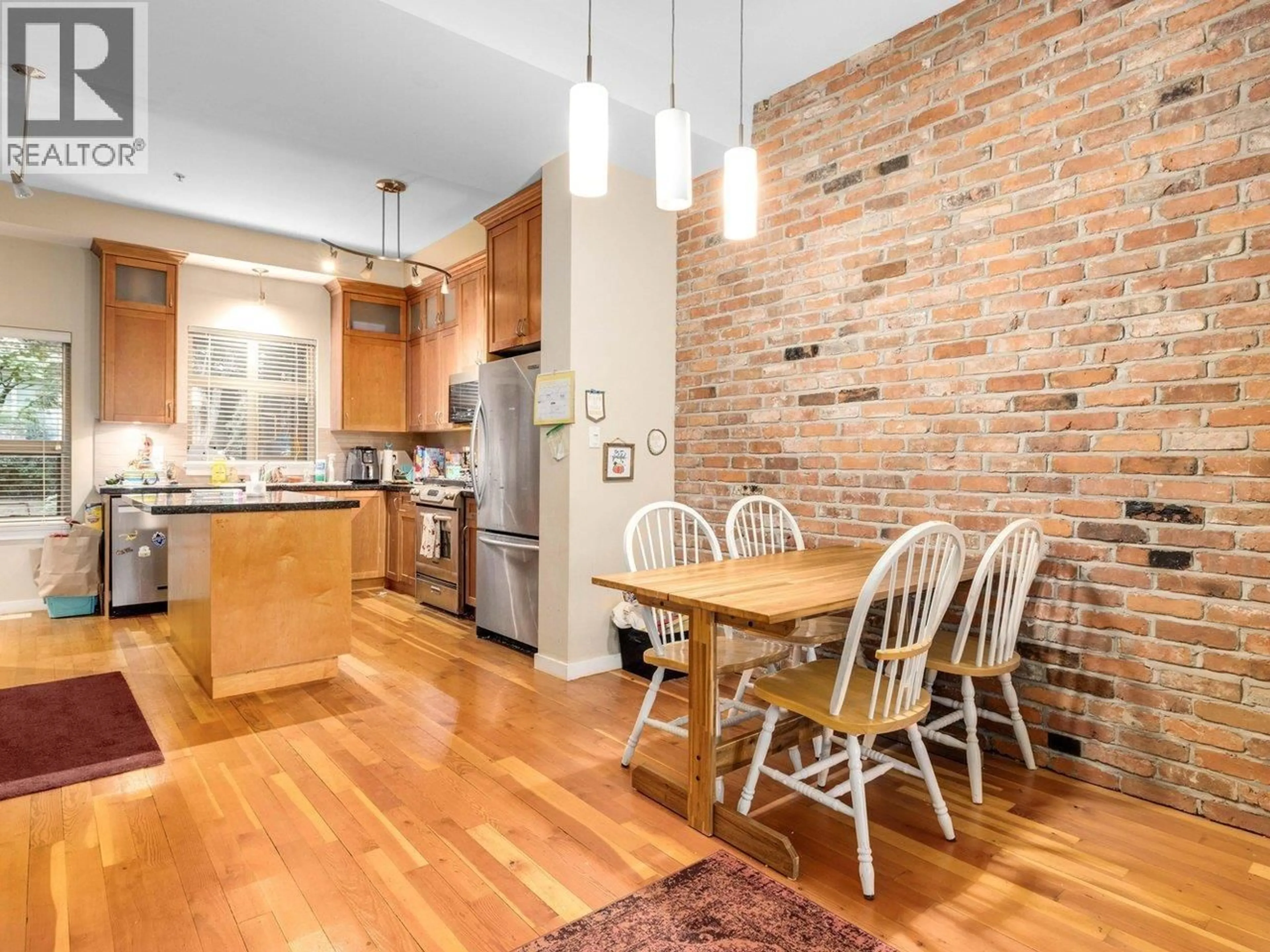 Open concept kitchen, unknown for 121 - 250 SALTER STREET, New Westminster British Columbia V3M0B7