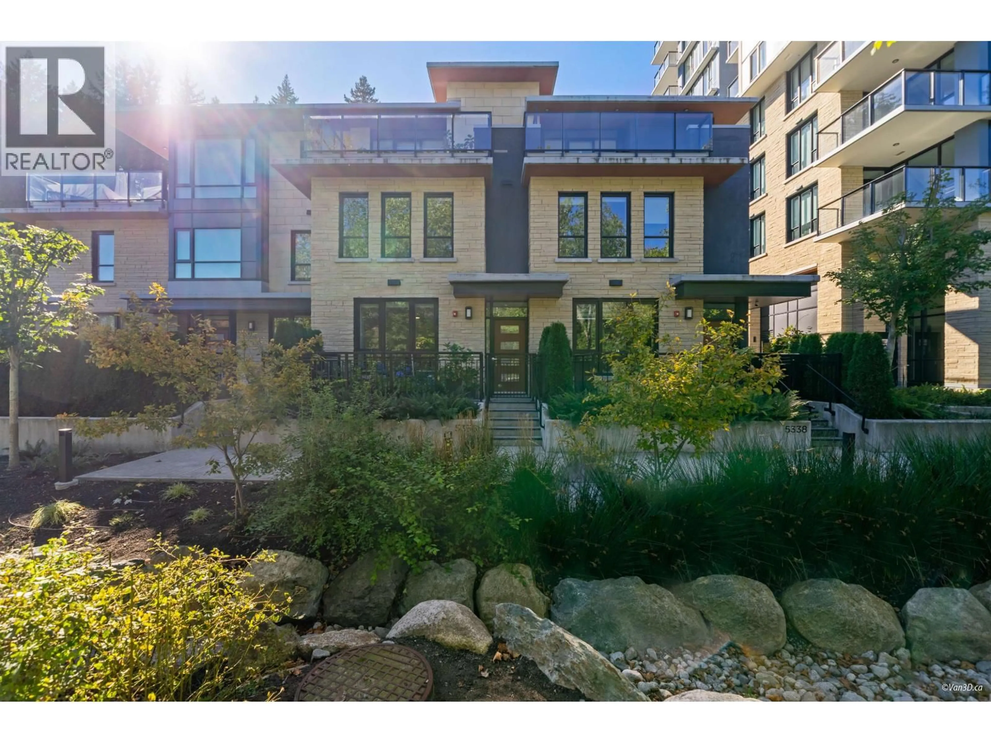 Patio, street for 5336 UNIVERSITY BOULEVARD, Vancouver British Columbia V6T0C8
