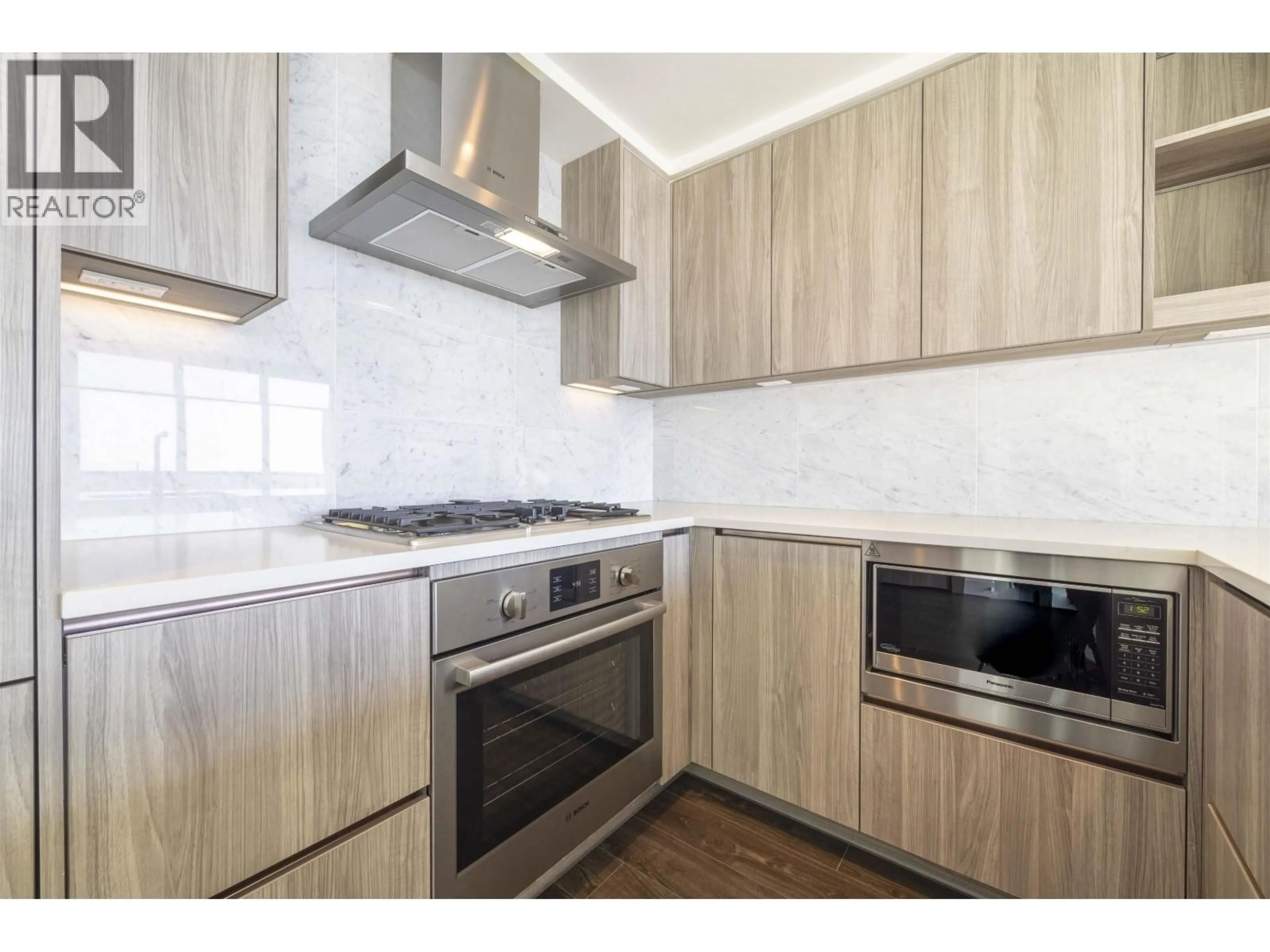 Standard kitchen, wood/laminate floor for 4502 - 4730 LOUGHEED HIGHWAY, Burnaby British Columbia V5C0M9