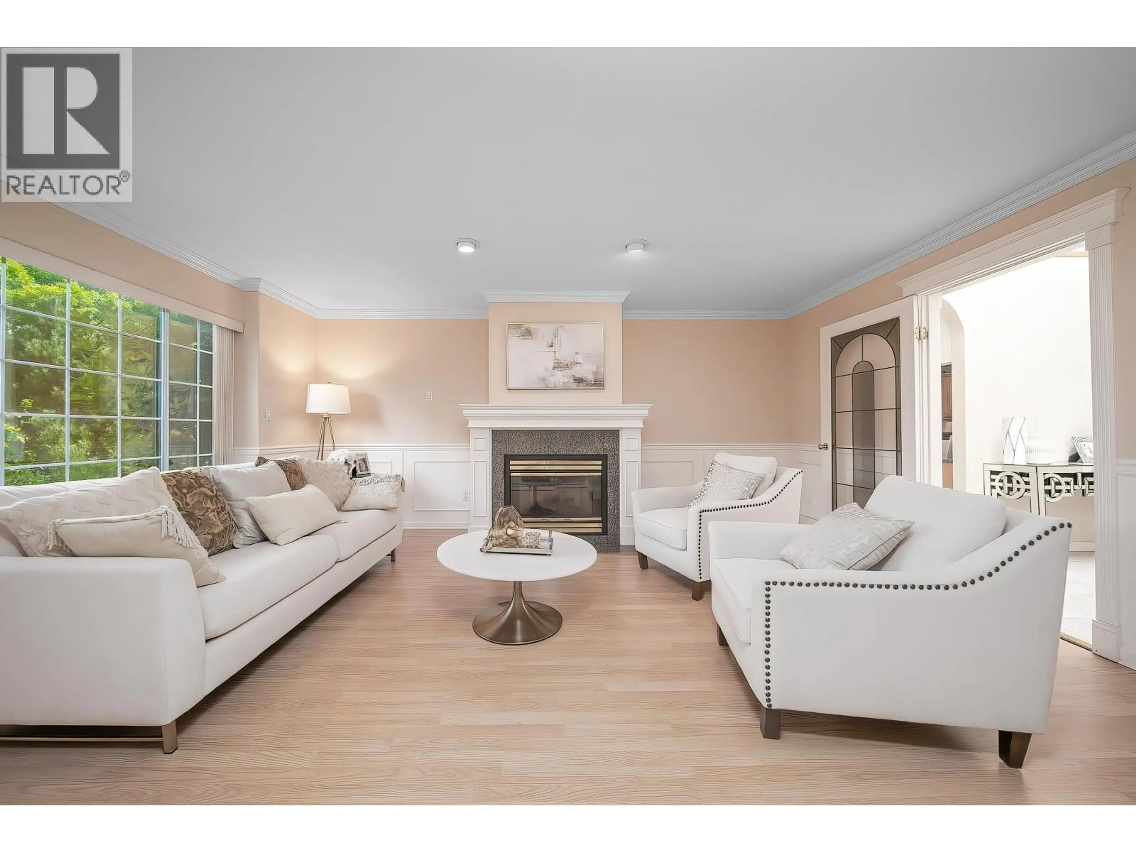 Living room with furniture, unknown for 5619 HANKIN DRIVE, Richmond British Columbia V7C5N5