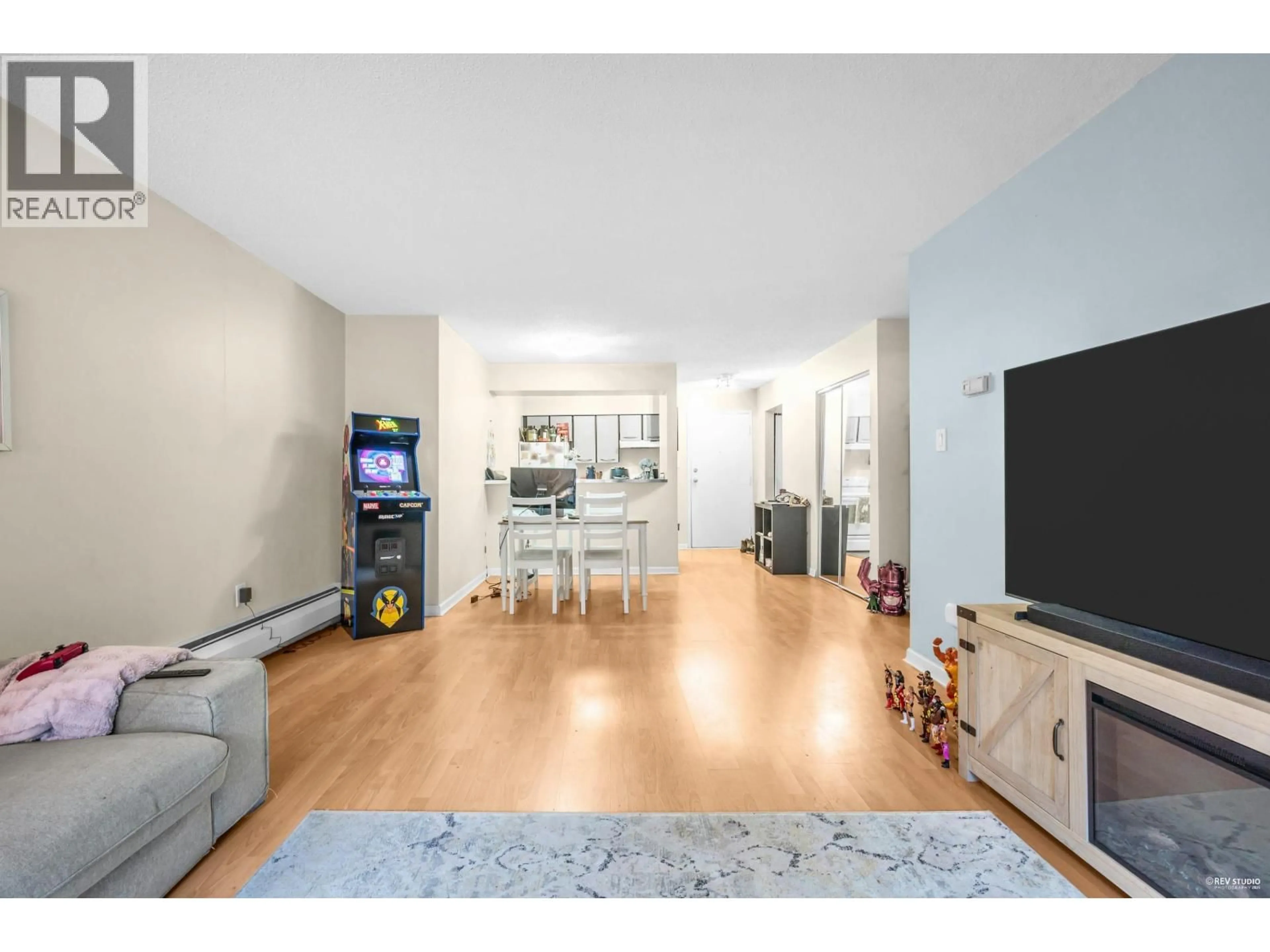 A pic of a room for 208 - 1955 WOODWAY PLACE, Burnaby British Columbia V5B4S5