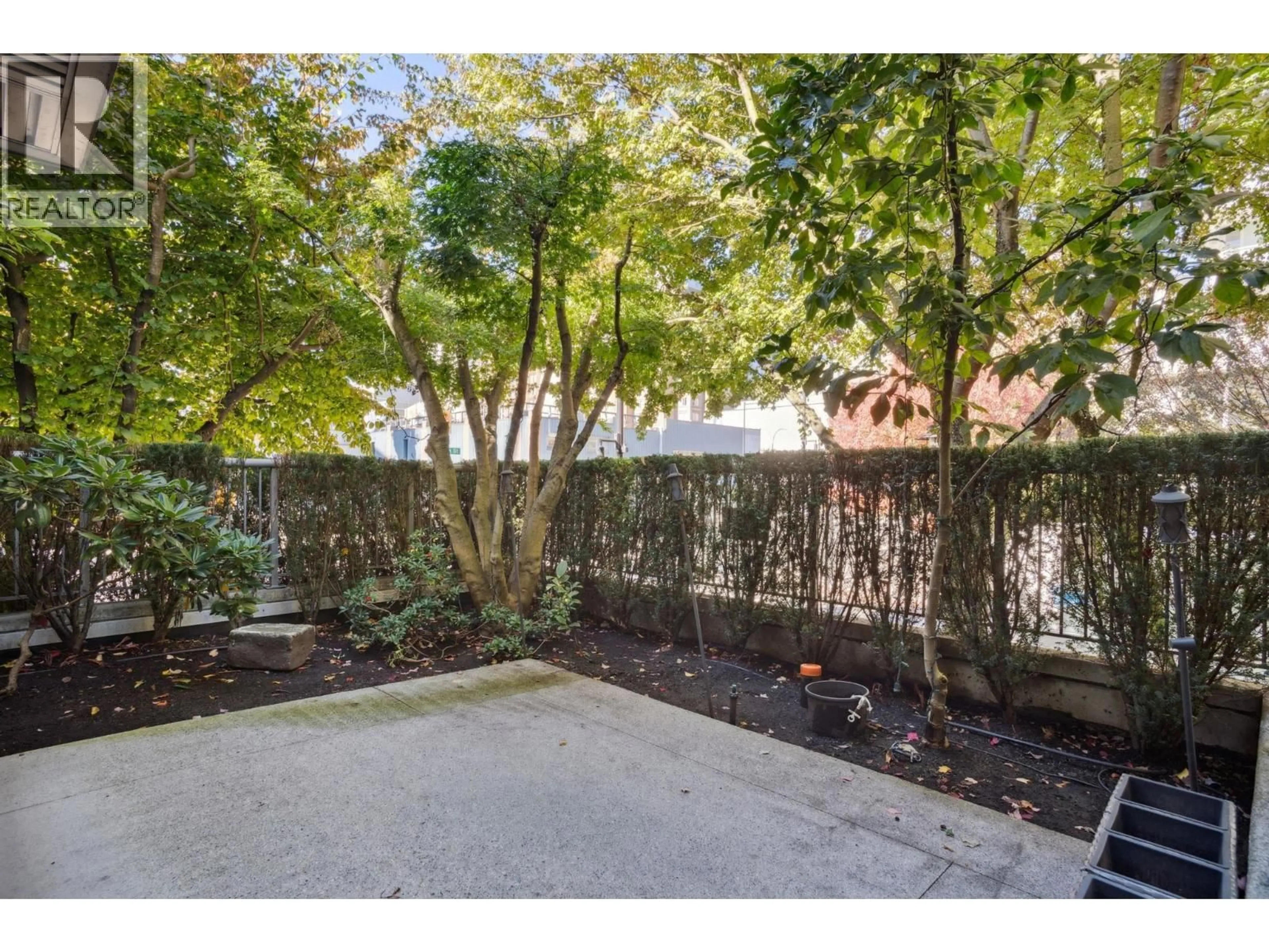 Patio, street for 698 CITADEL PARADE, Vancouver British Columbia V6B1W8