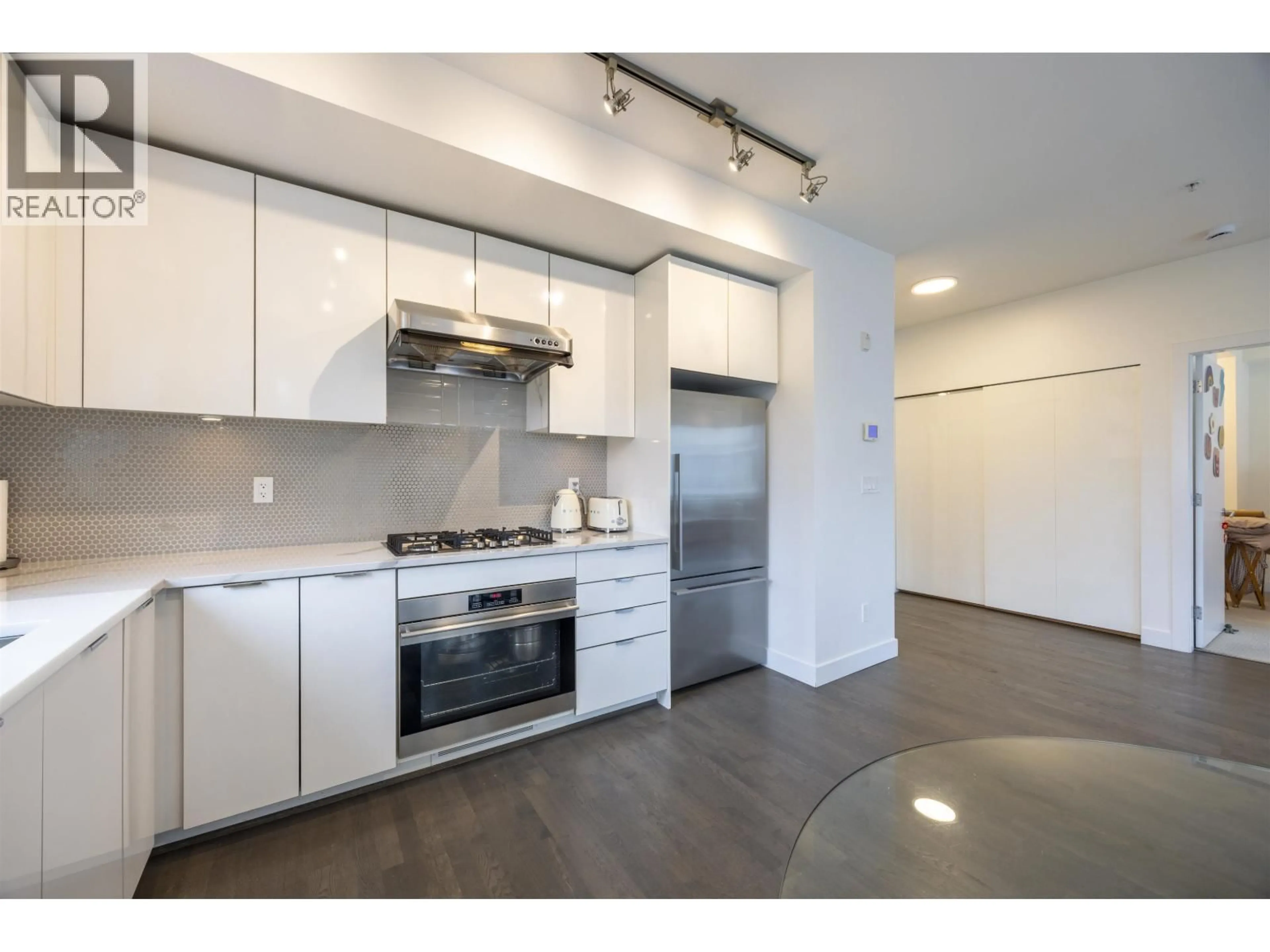 Standard kitchen, unknown for 312 - 10011 RIVER DRIVE, Richmond British Columbia V6X0N2