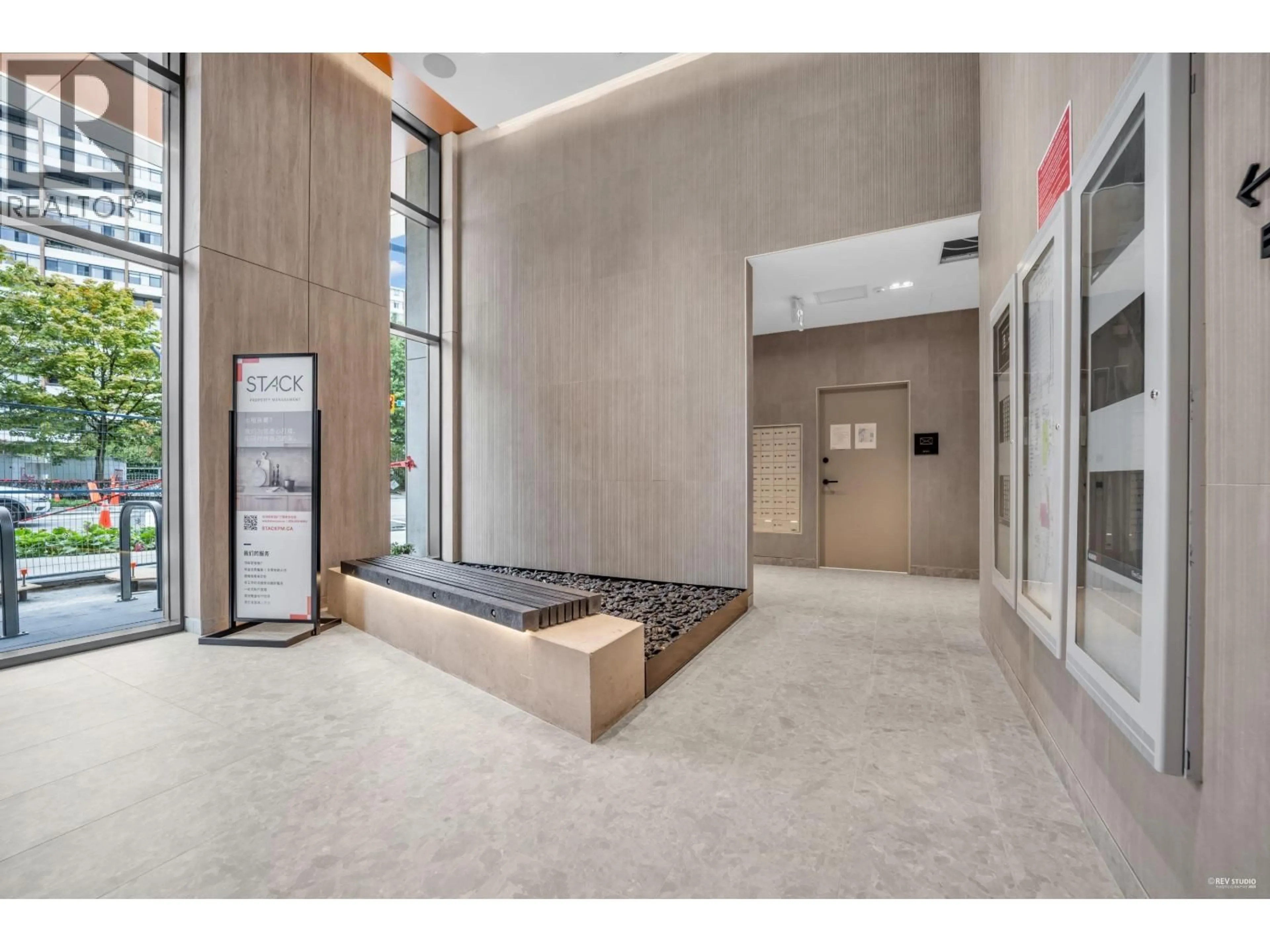 Indoor foyer for 439 - 6500 MINORU BOULEVARD, Richmond British Columbia V6Y0N2