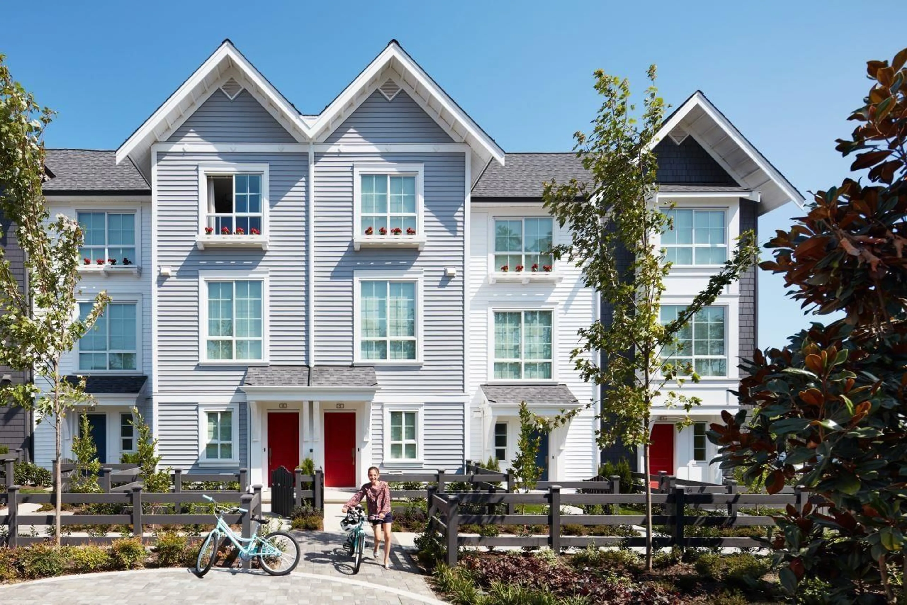 Home with vinyl exterior material, street for 9 - 2838 LIVINGSTONE, Abbotsford British Columbia V2T0J1