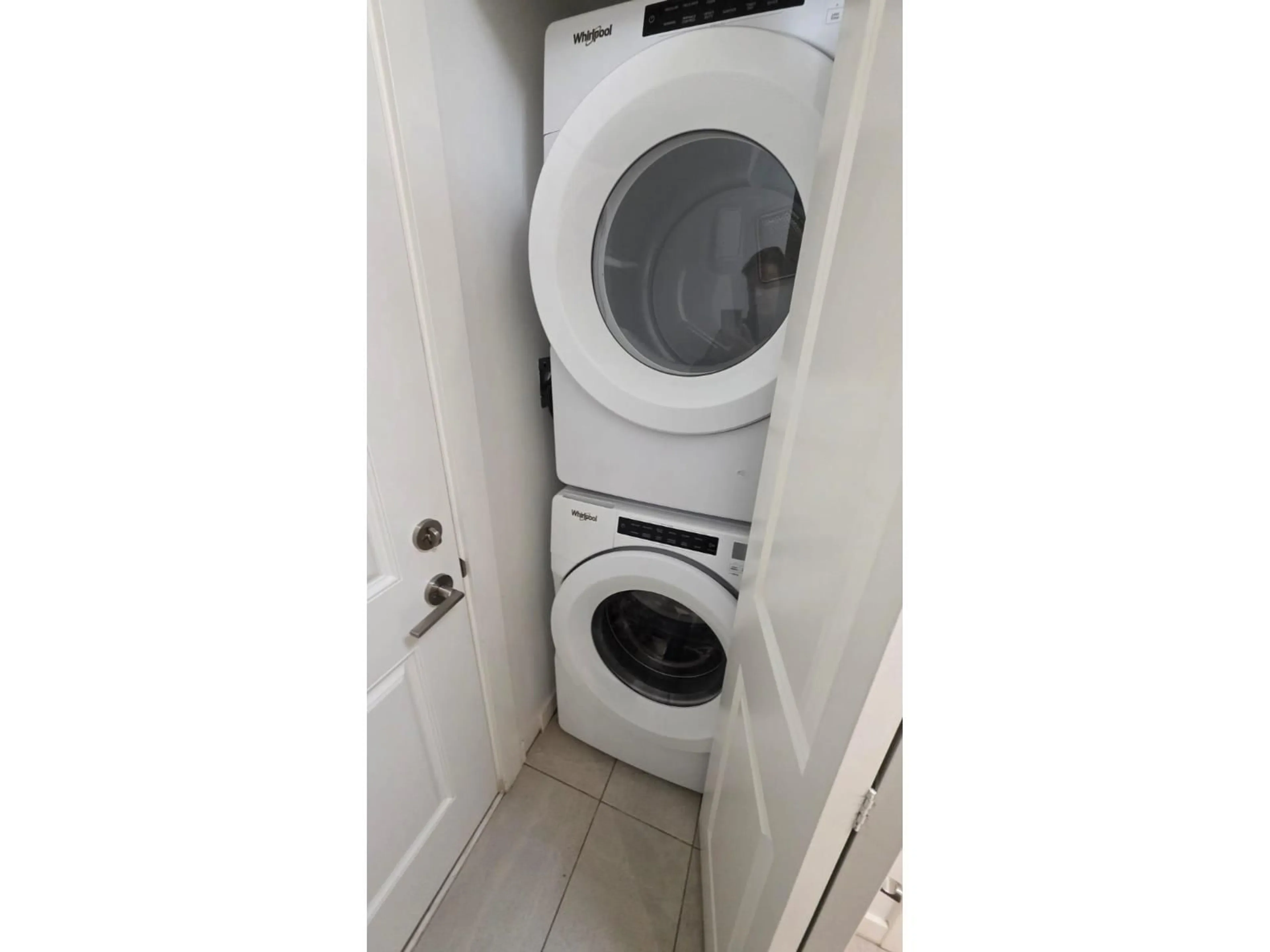 Laundry room for 9 - 2838 LIVINGSTONE, Abbotsford British Columbia V2T0J1