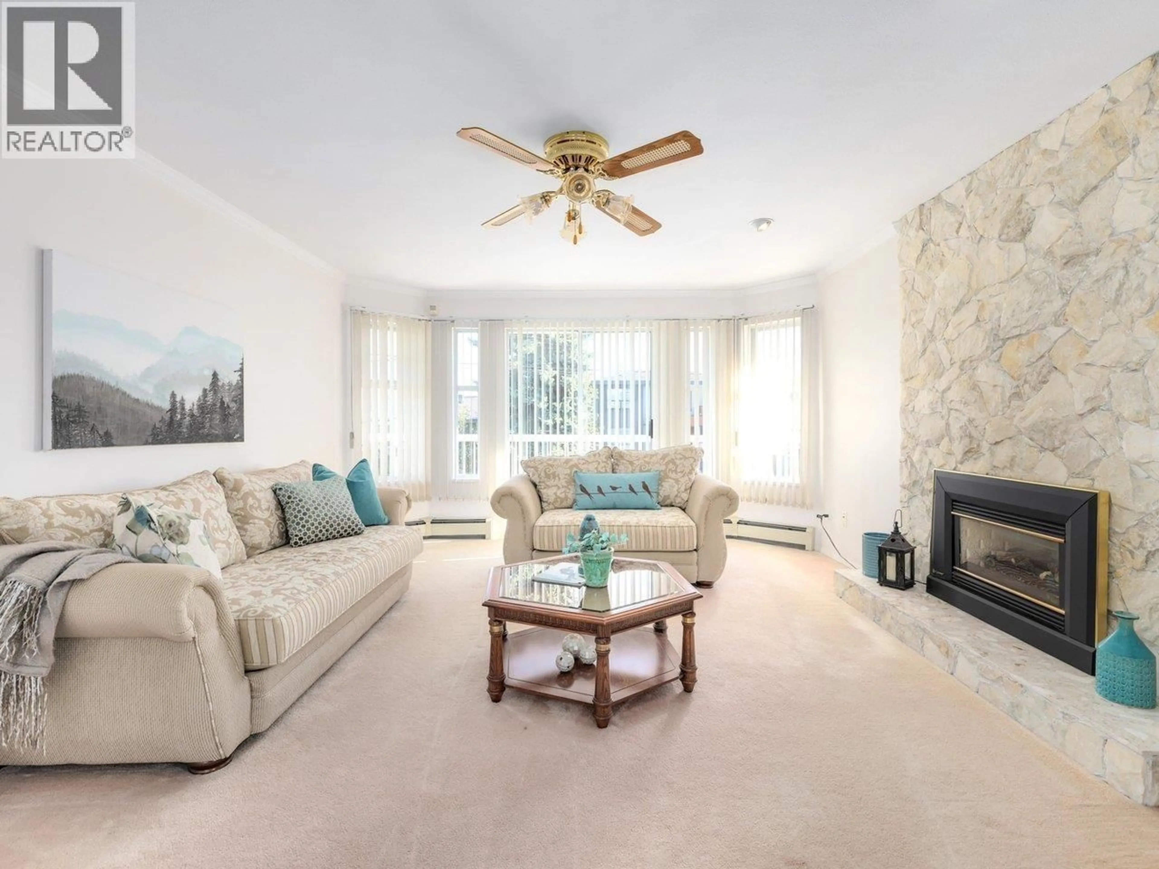 Living room with furniture, carpet floor for 8029 15TH AVENUE, Burnaby British Columbia V3N1X3