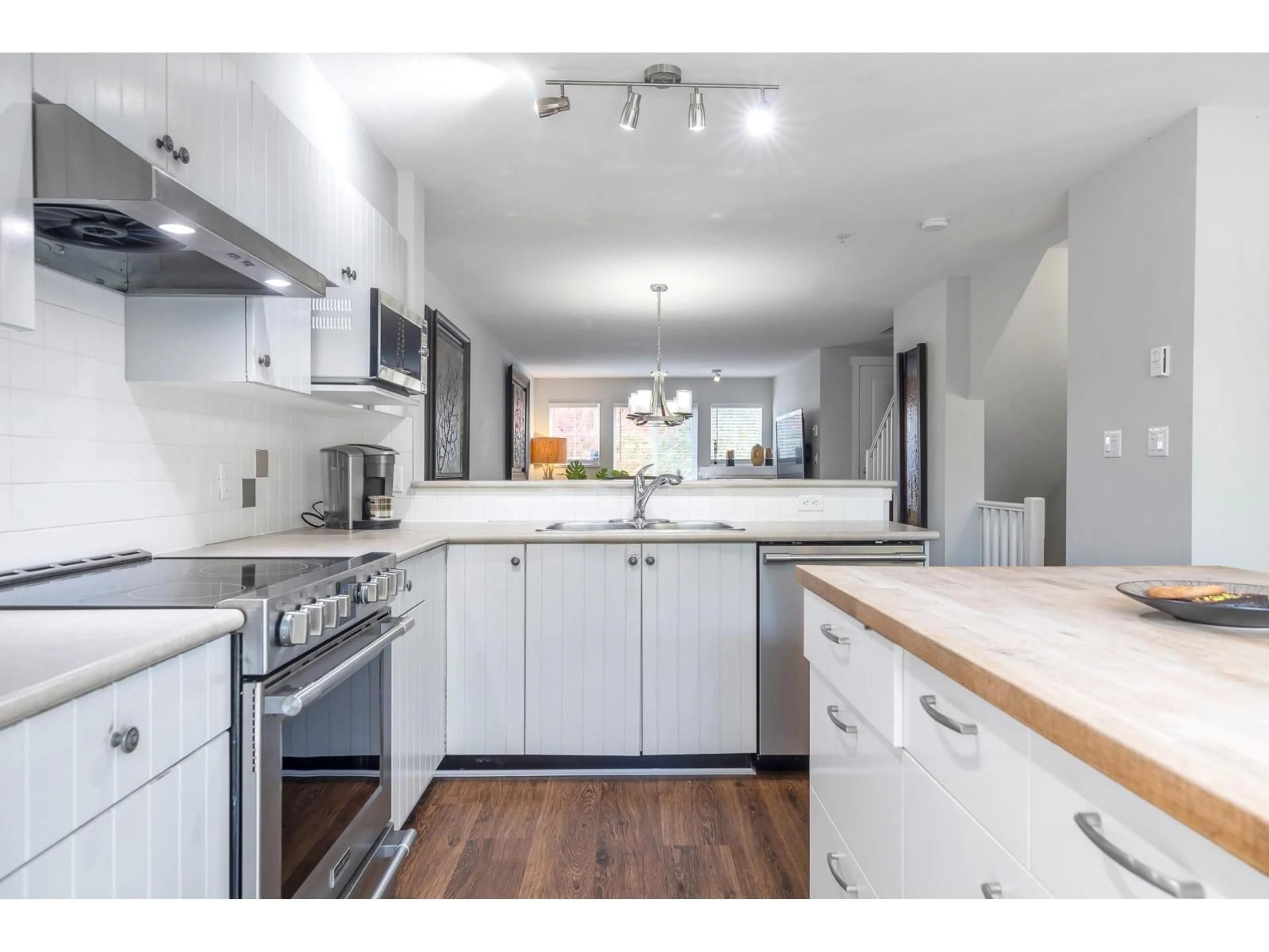 Open concept kitchen, unknown for 61 - 20760 DUNCAN, Langley British Columbia V3A9J6