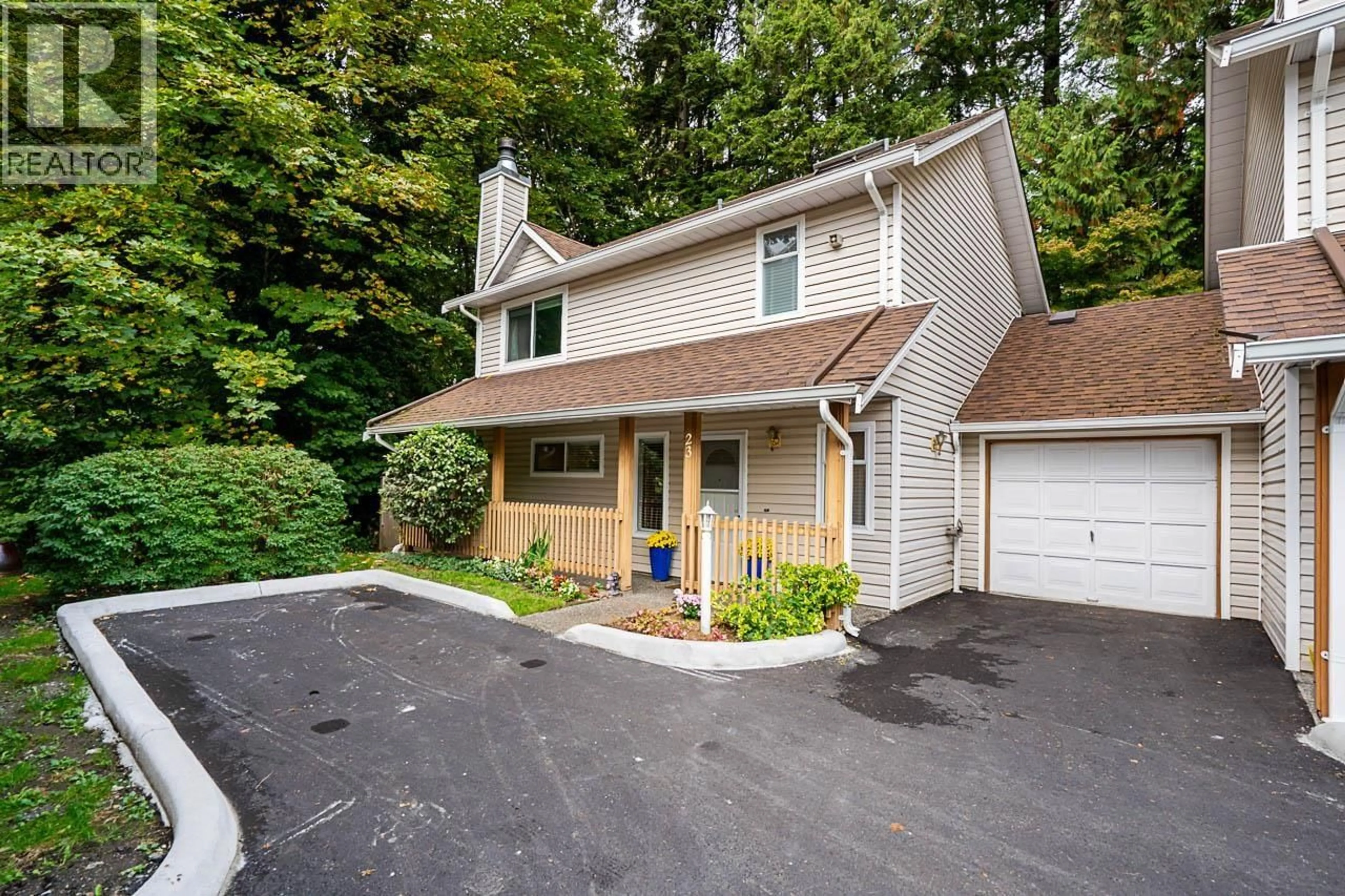 Home with vinyl exterior material, street for 23 - 20699 120B AVENUE, Maple Ridge British Columbia V2X0A5