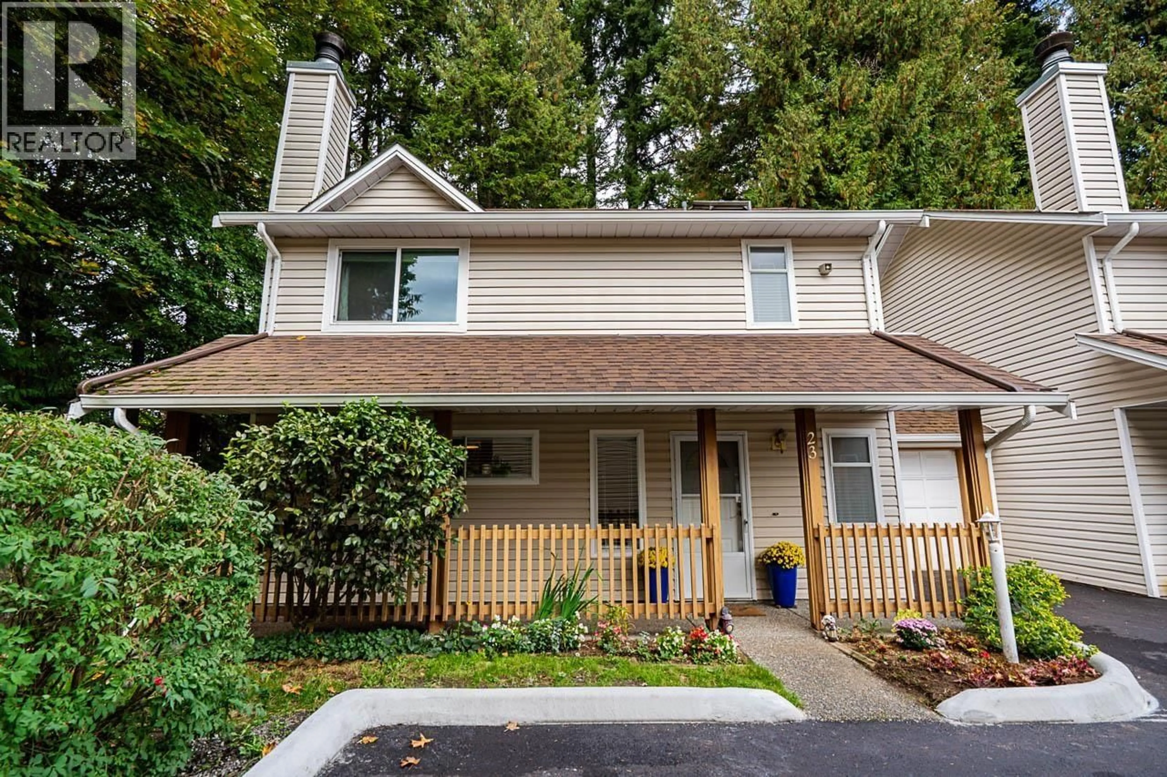 Home with vinyl exterior material, street for 23 - 20699 120B AVENUE, Maple Ridge British Columbia V2X0A5