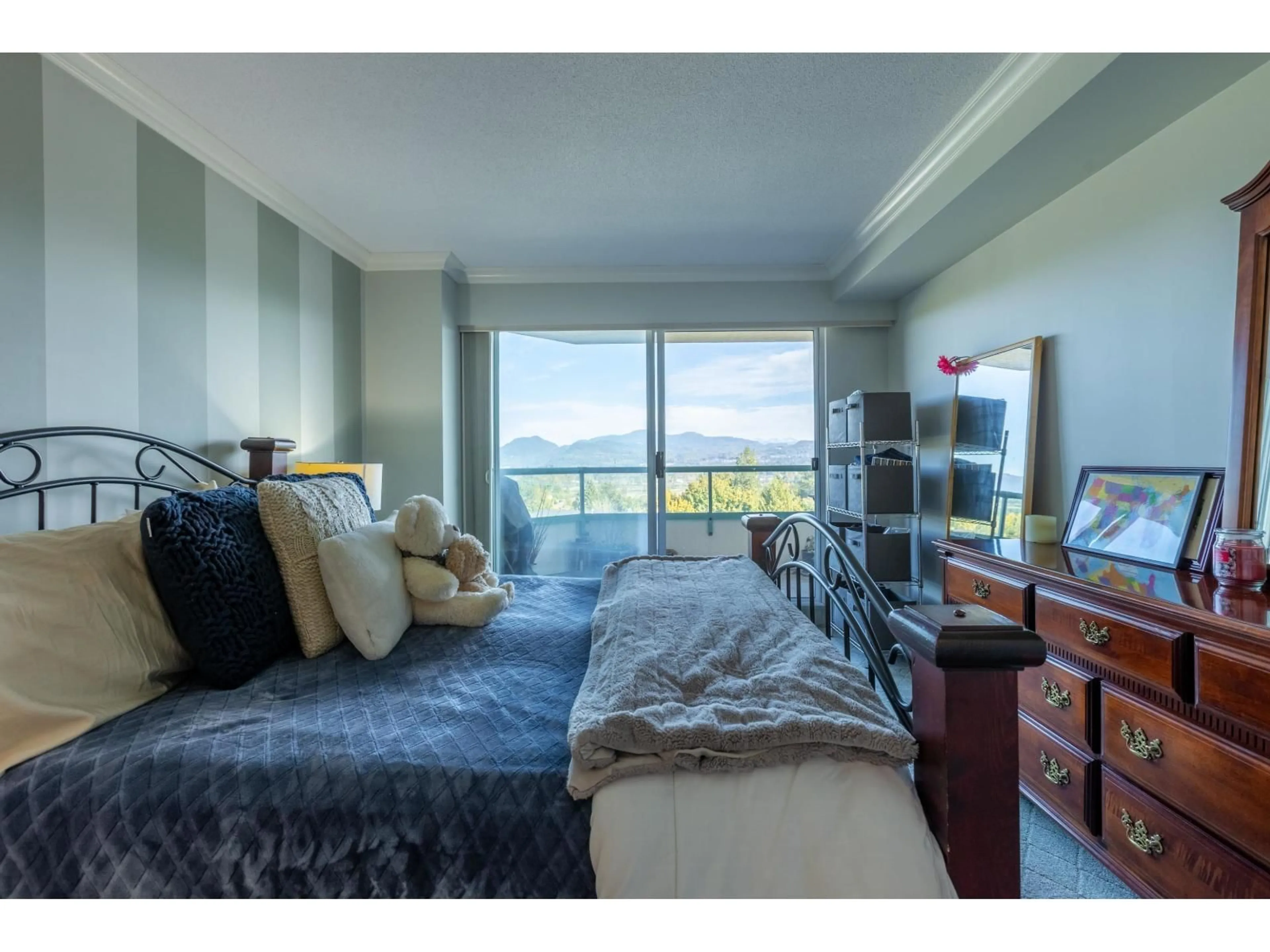 Bedroom with bed, unknown for 801 - 3190 GLADWIN, Abbotsford British Columbia V2T5T2