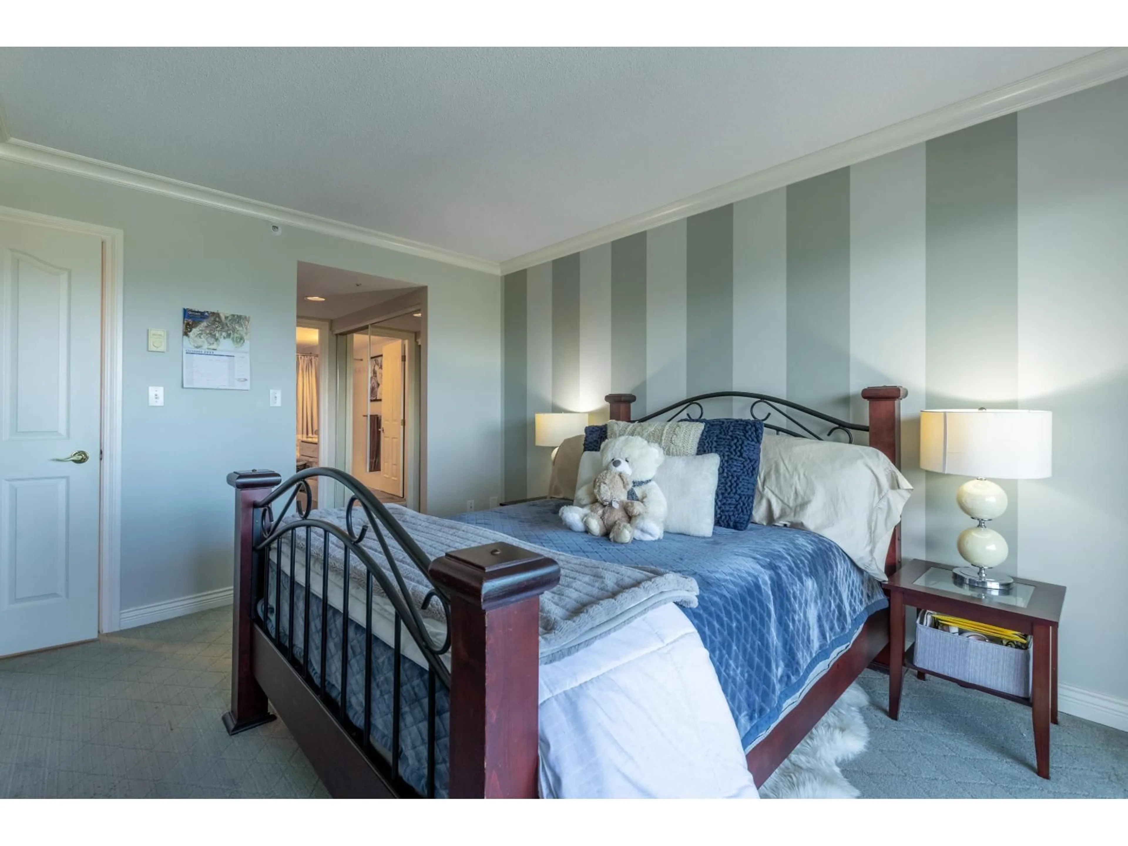 Bedroom with bed, unknown for 801 - 3190 GLADWIN, Abbotsford British Columbia V2T5T2