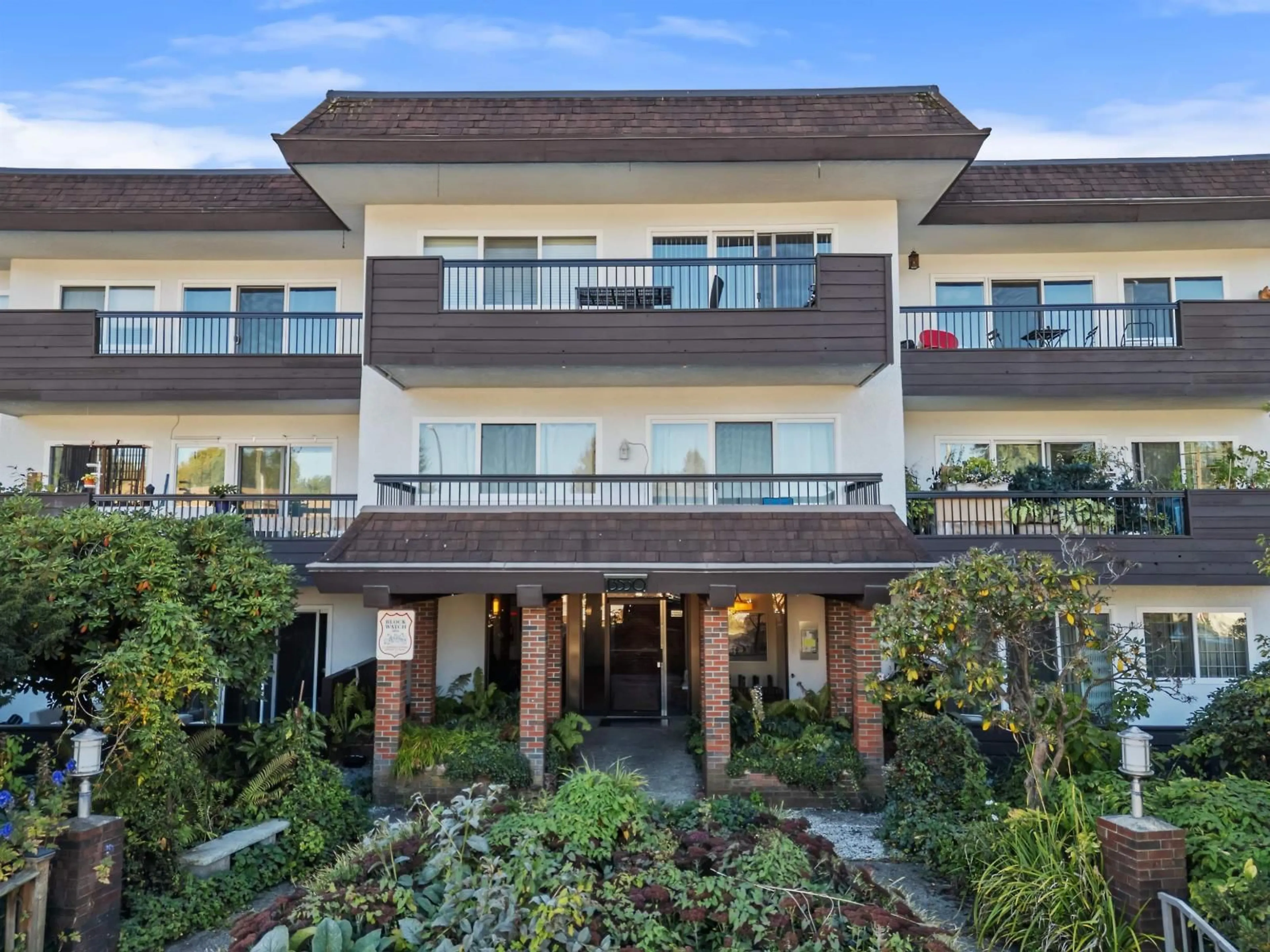 Unknown for 205 - 13530 HILTON, Surrey British Columbia V3R5J4