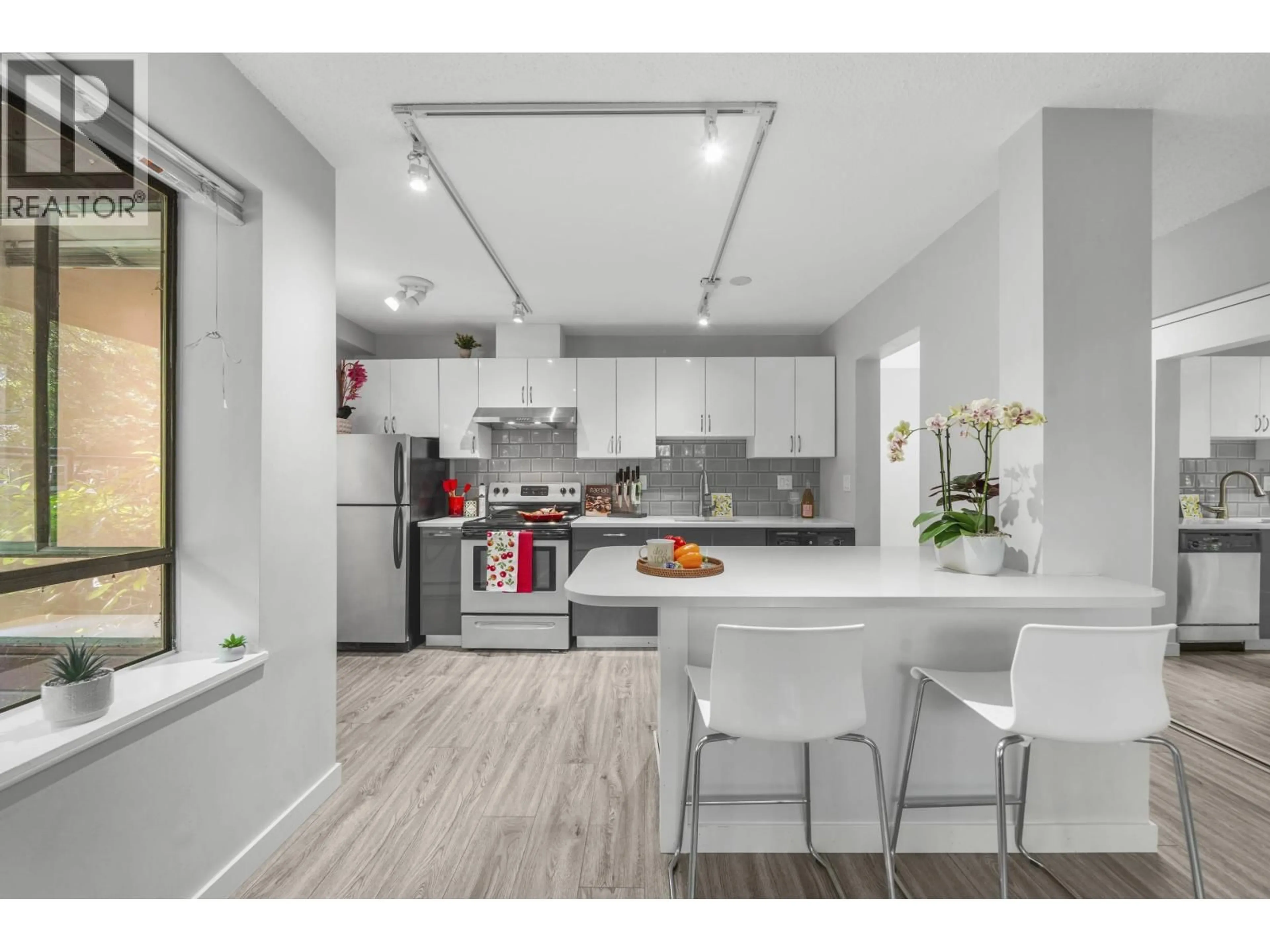Open concept kitchen, unknown for 104 - 2920 ASH STREET, Vancouver British Columbia V5Z4A6