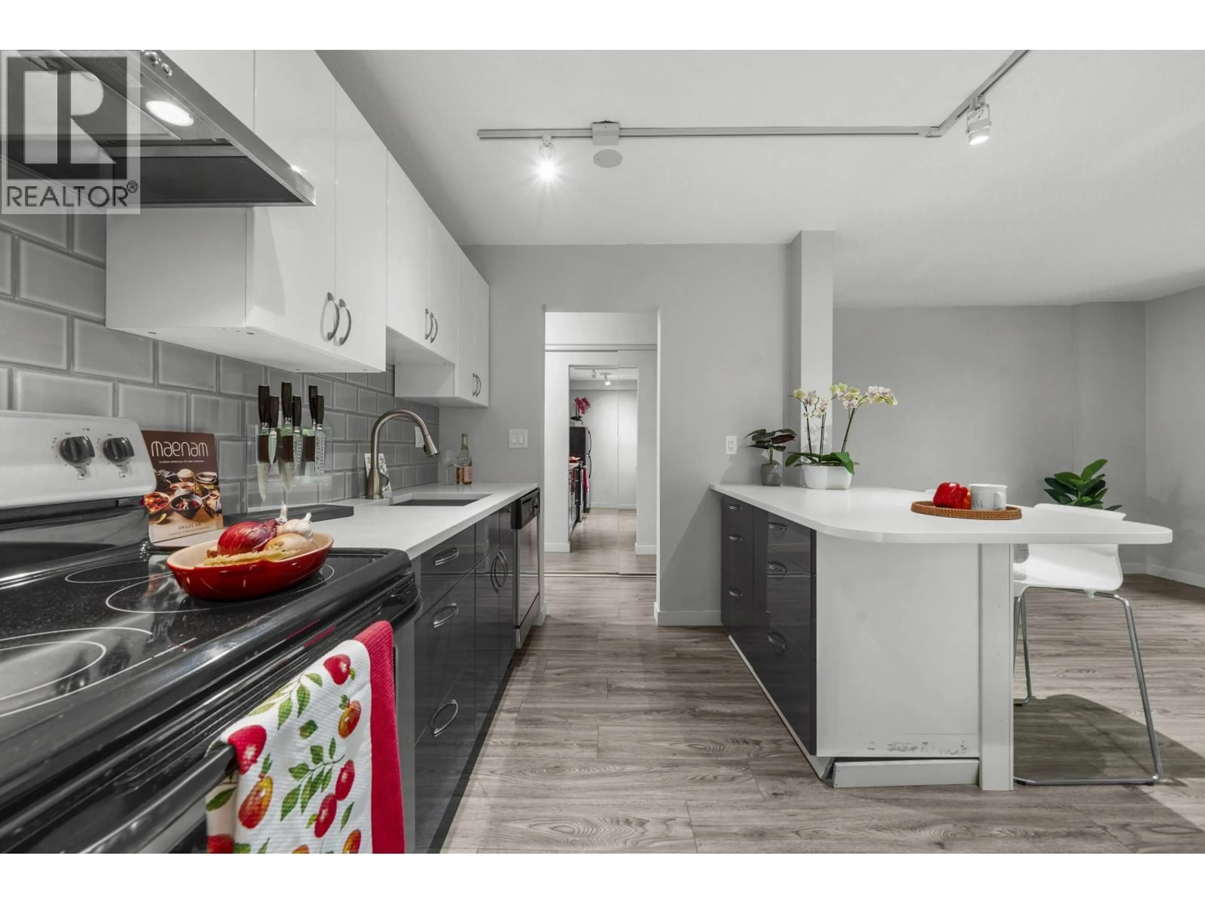 Unknown for 104 - 2920 ASH STREET, Vancouver British Columbia V5Z4A6