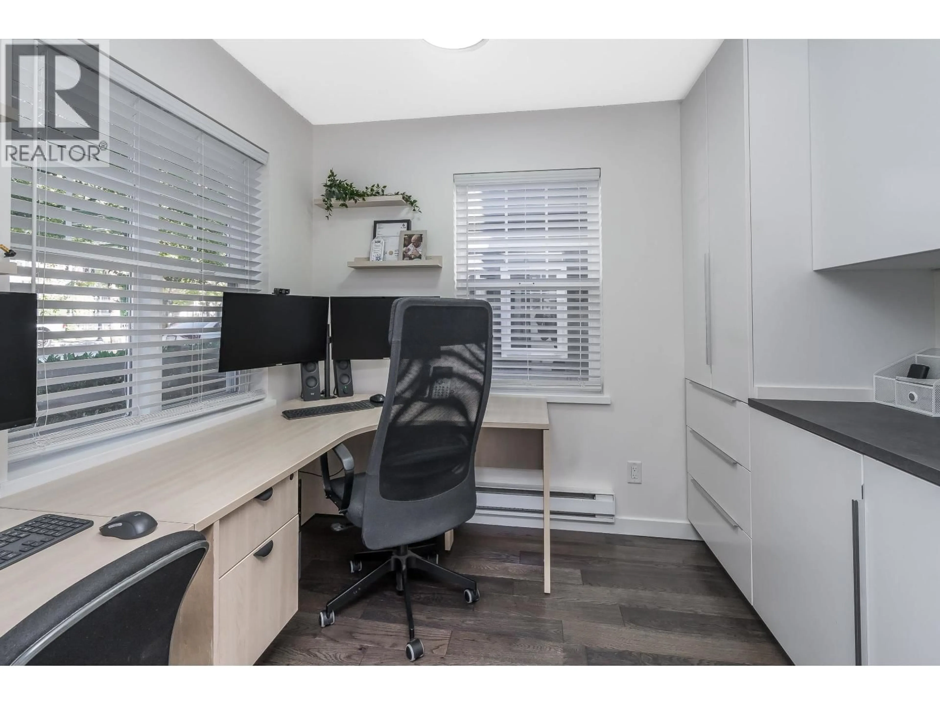 A pic of a room for 11 - 19572 FRASER WAY, Pitt Meadows British Columbia V3Y0A9