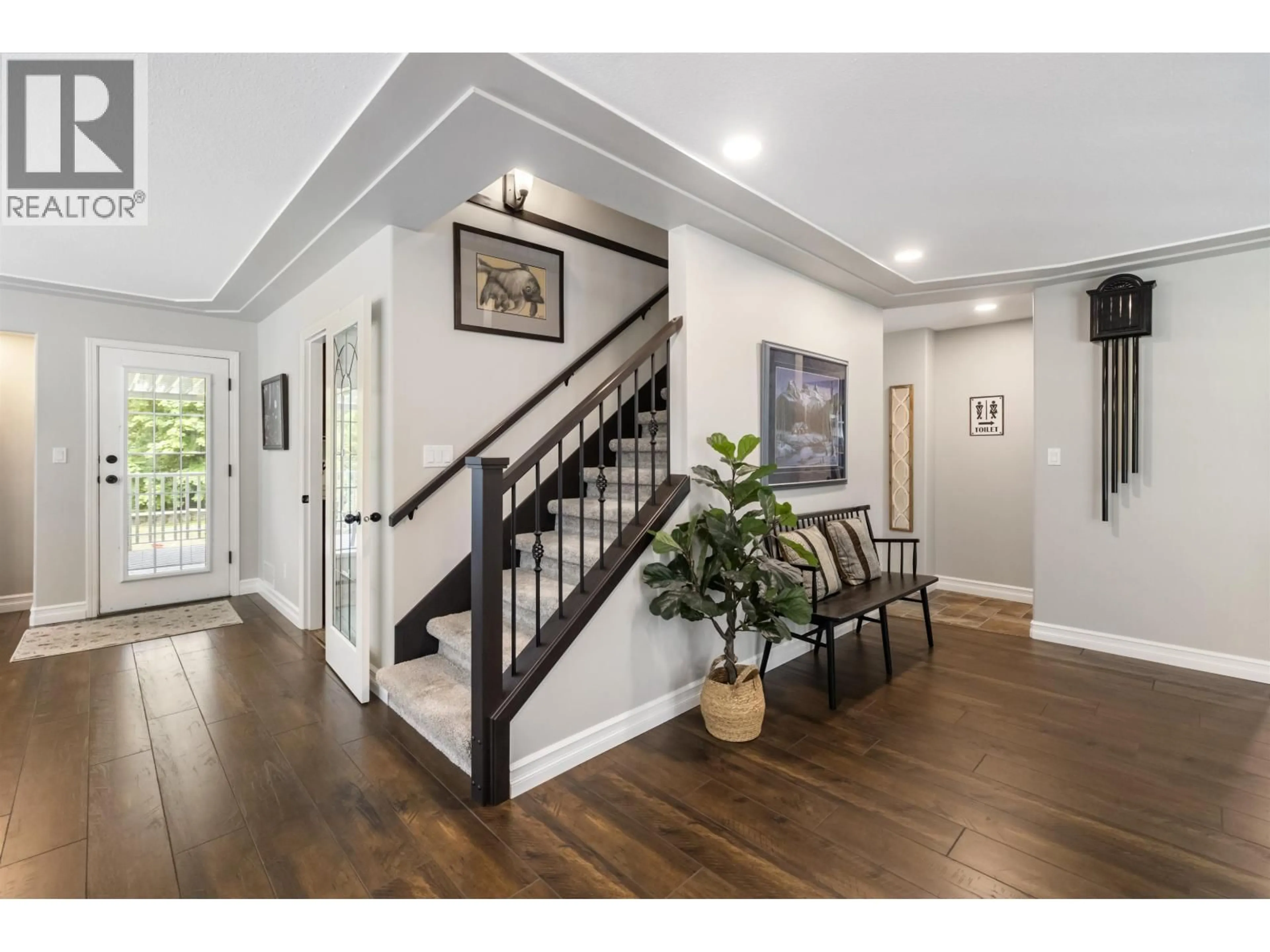 Indoor entryway for 11385 248 STREET, Maple Ridge British Columbia V2W1H4