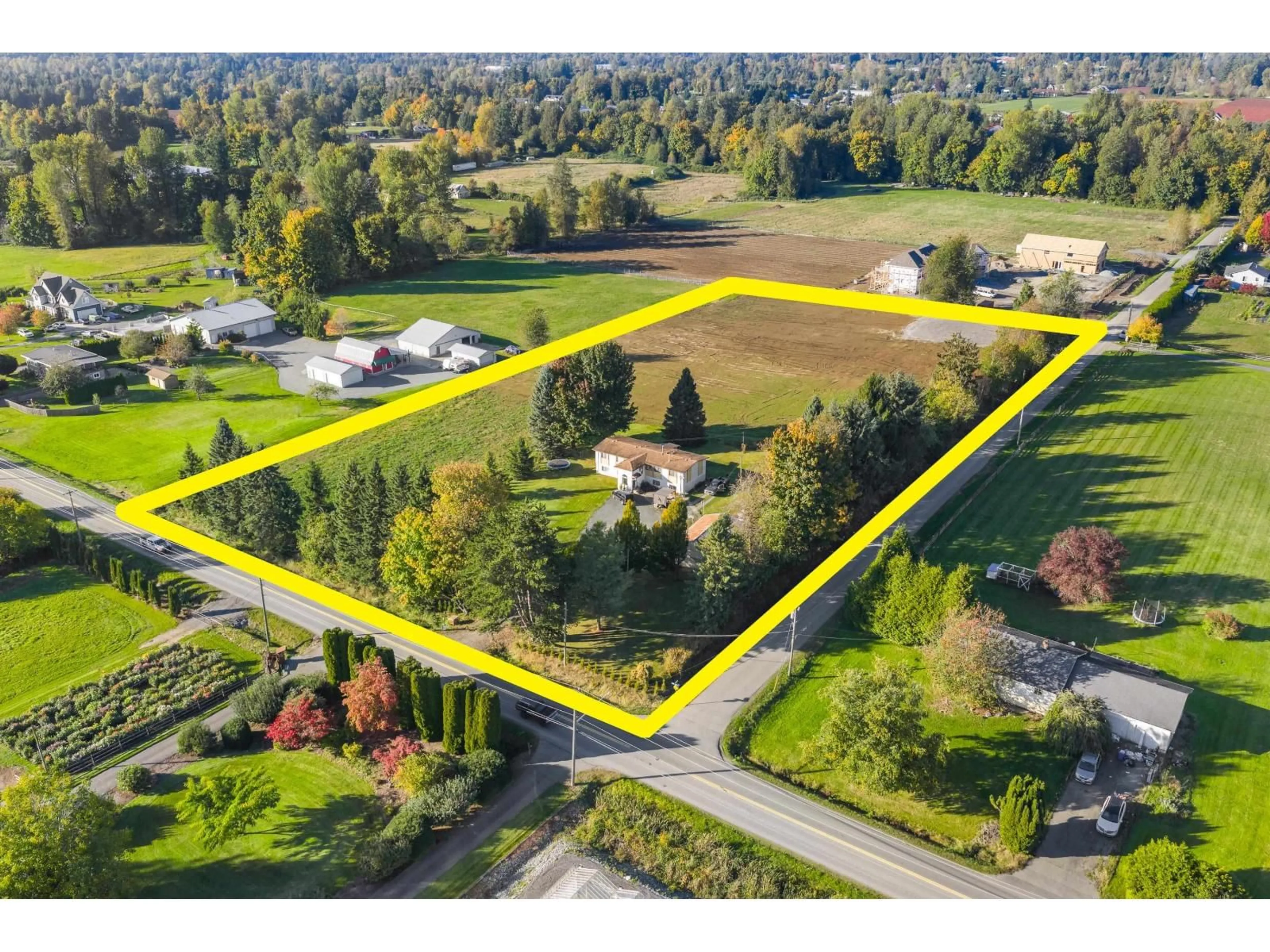 A pic from outside/outdoor area/front of a property/back of a property/a pic from drone, unknown for 28991 TOWNSHIPLINE, Abbotsford British Columbia V4X1S2