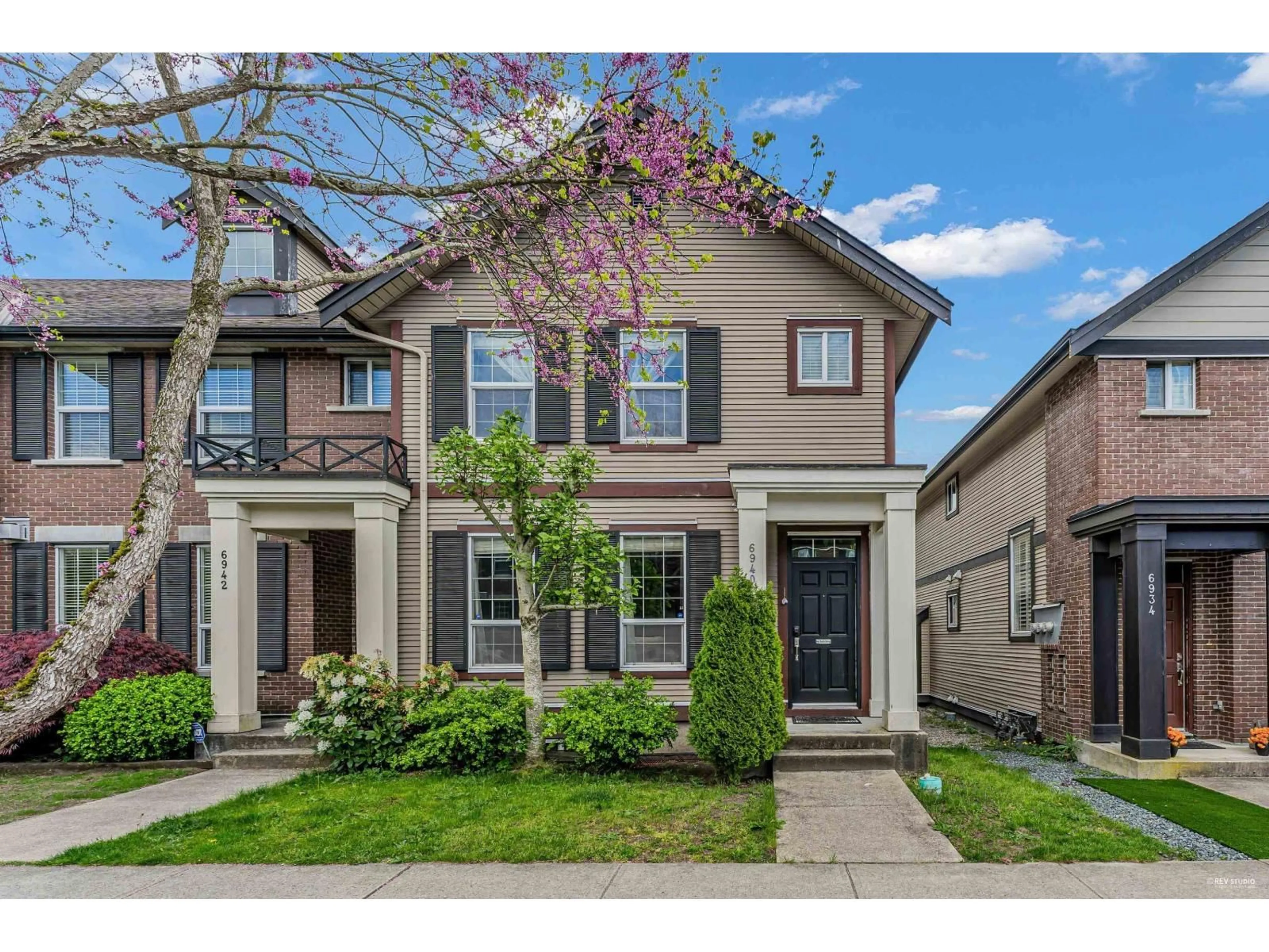 Home with brick exterior material, street for 6940 208A, Langley British Columbia V2Y0G1