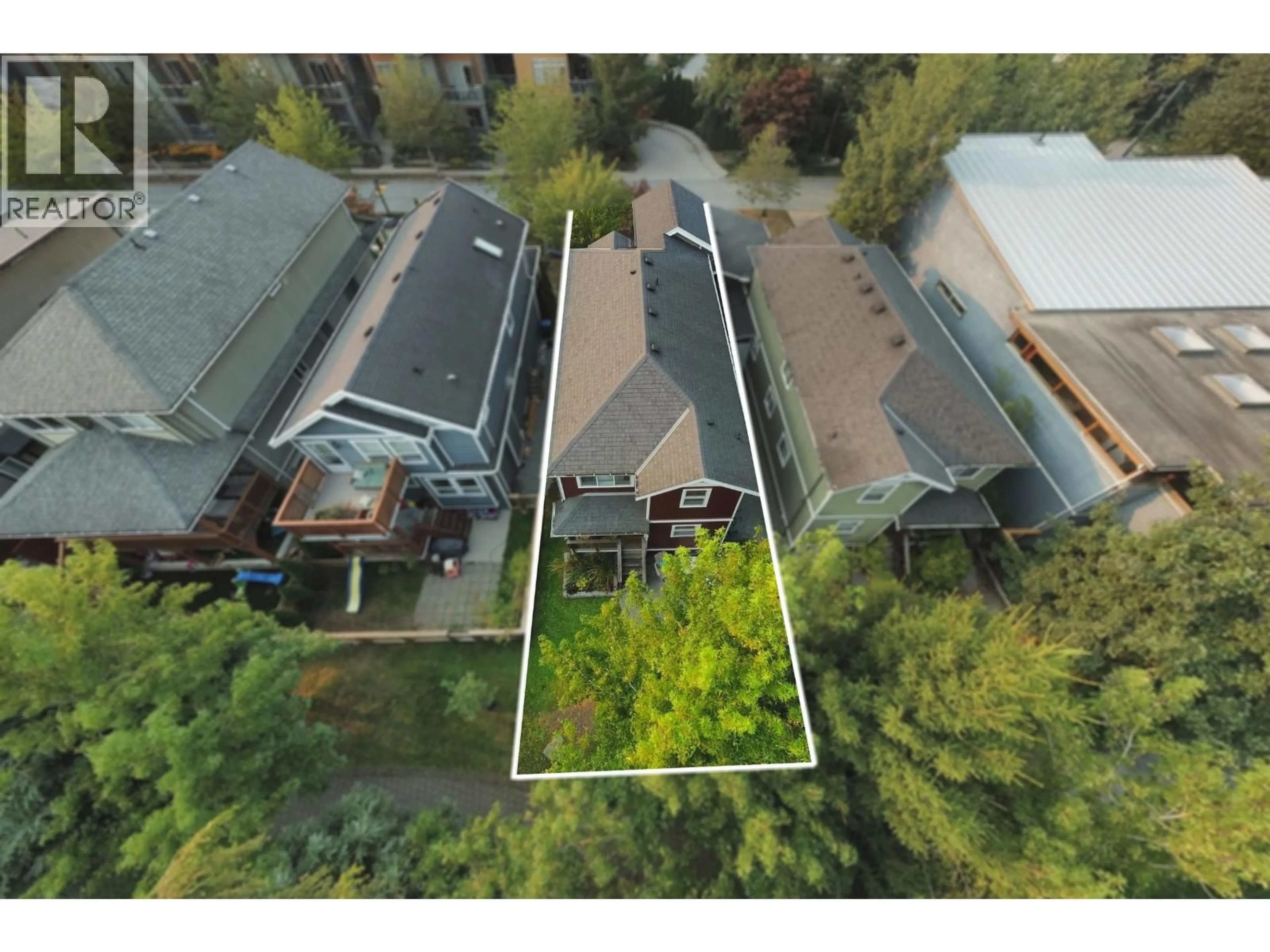 A pic from outside/outdoor area/front of a property/back of a property/a pic from drone, unknown for 3 - 40137 GOVERNMENT ROAD, Squamish British Columbia V8B0N7
